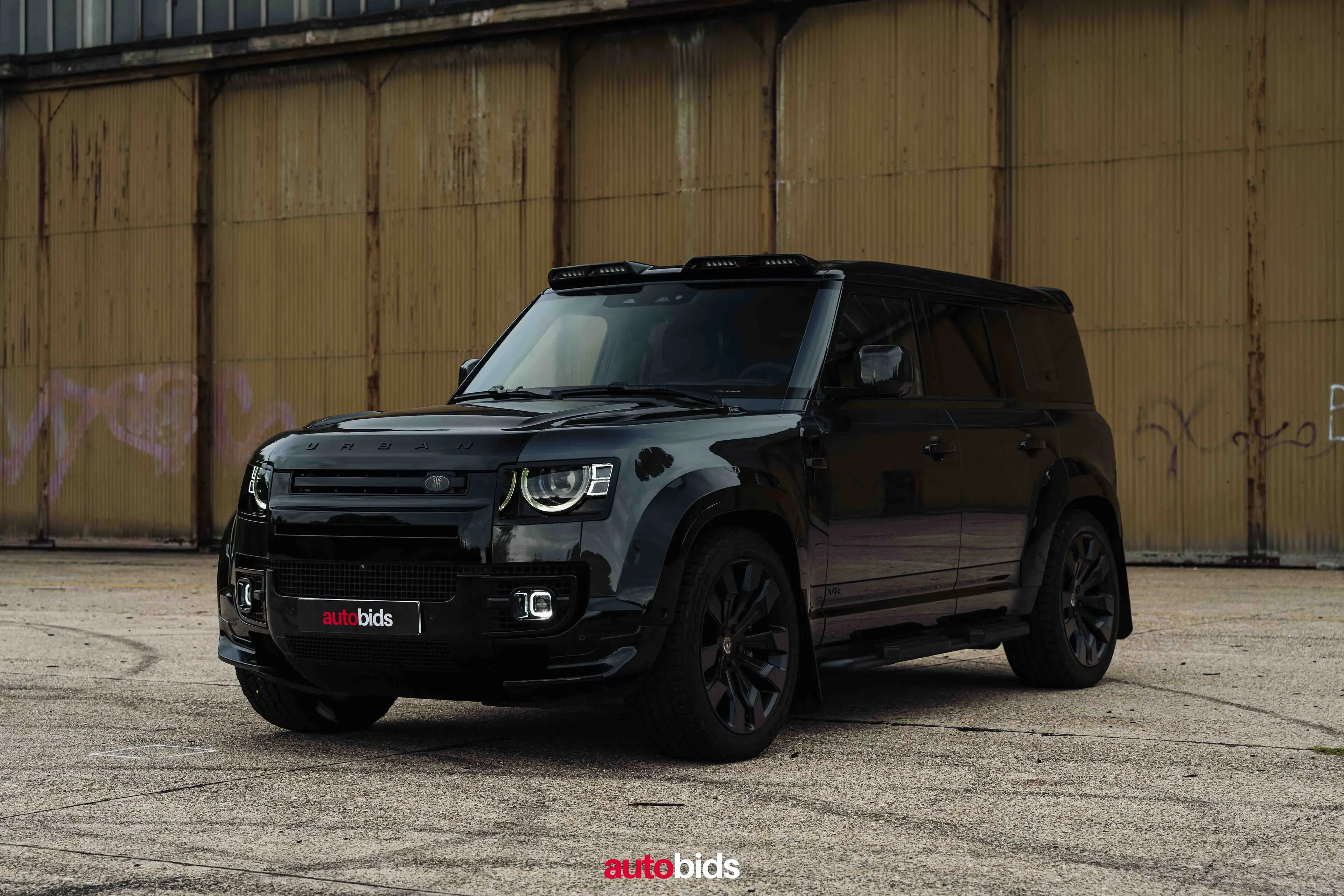 Land Rover Defender 110 V8 URBAN Widetrack — photo 3