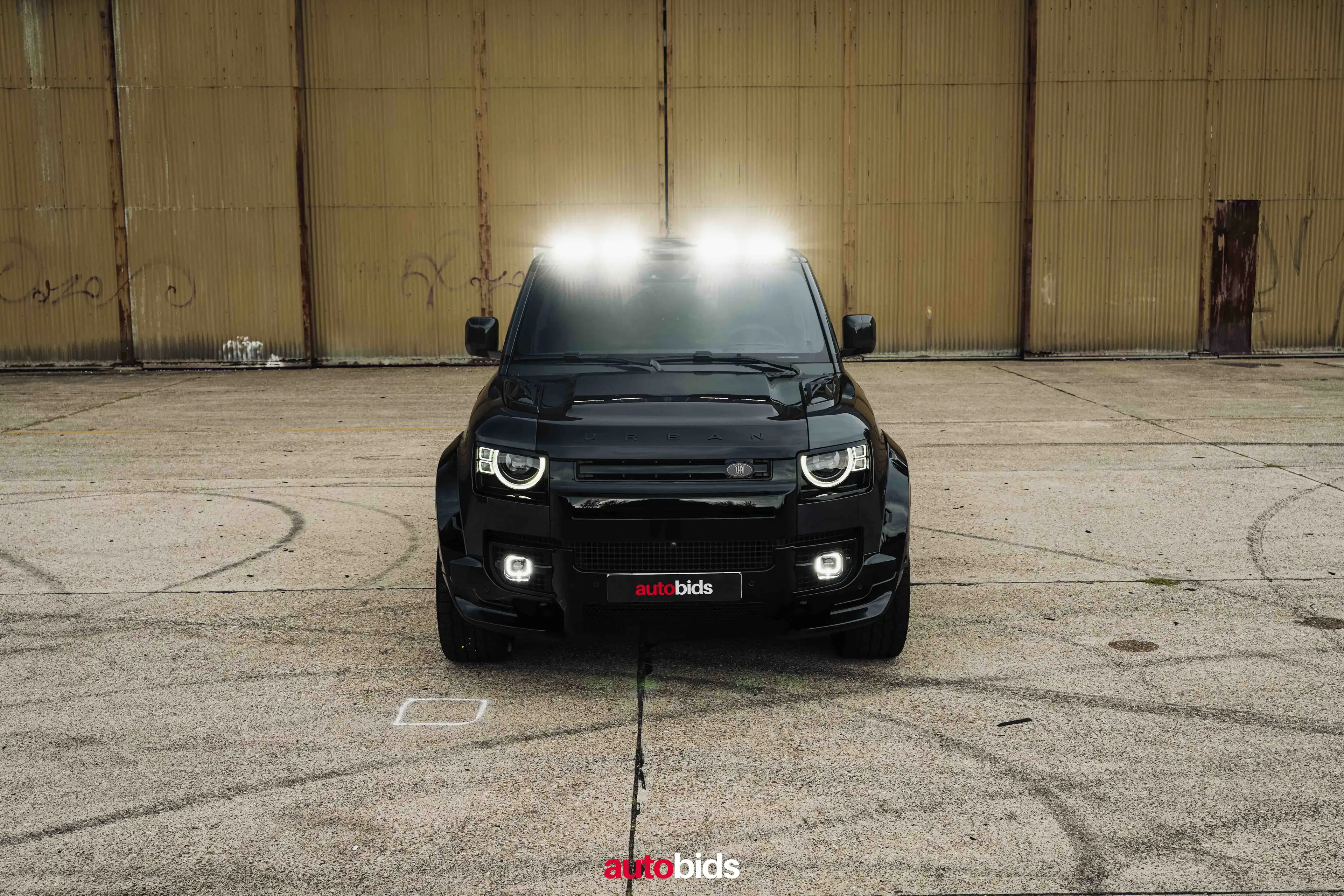 Land Rover Defender 110 V8 URBAN Widetrack — photo 2