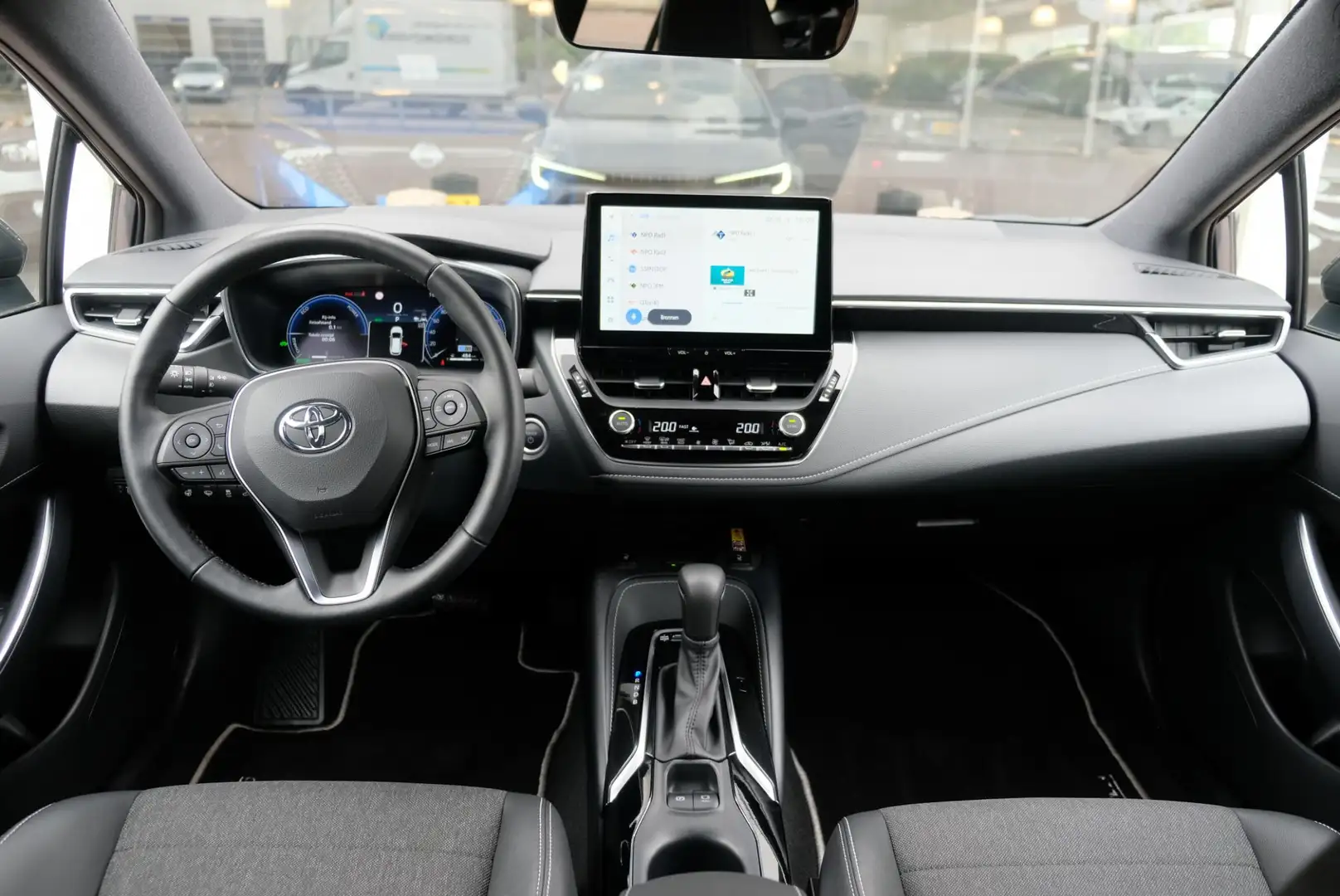 Toyota Corolla 1.8 Hybrid 140pk CVT Touring Sport Dynamic Toyota Grijs - 2