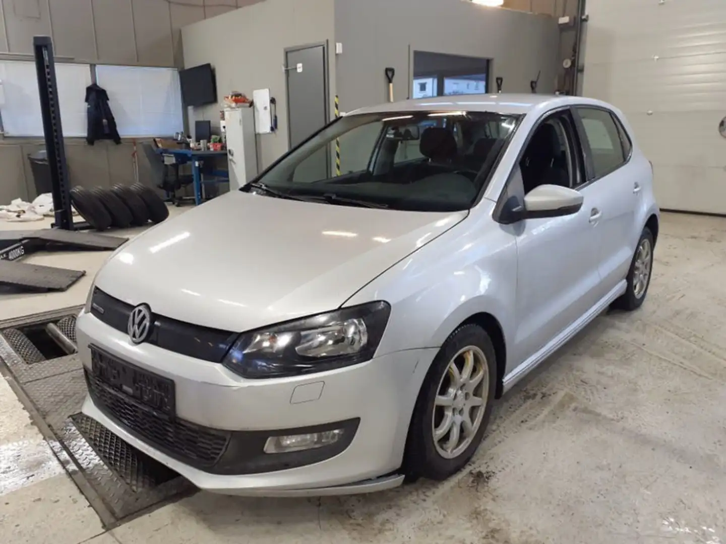 Volkswagen Polo 1.2 70 Confortline - 1