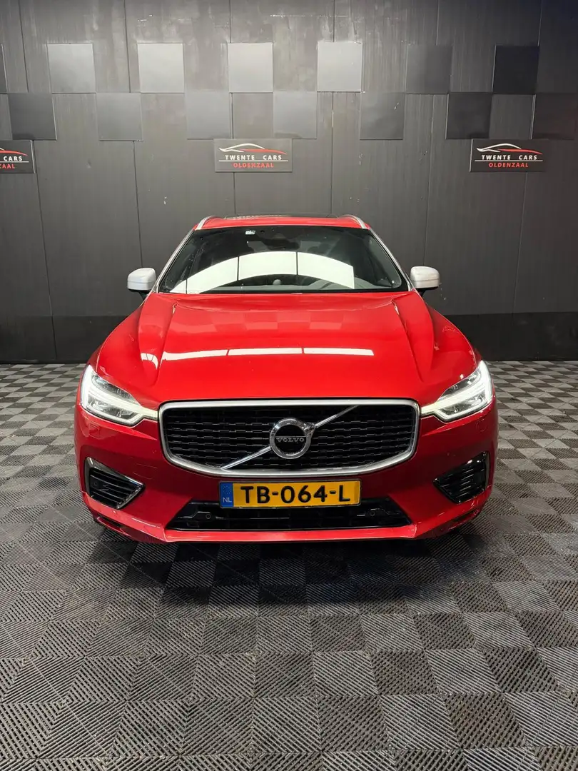 Volvo XC60 2.0 T8 Twin Engine AWD R-Design | Pano | B&W | Orange - 2