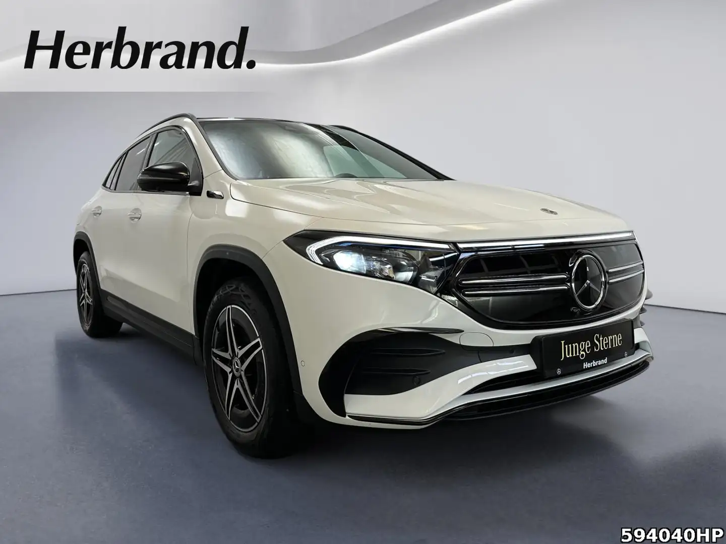 Mercedes-Benz EQA 250 AMG  Night Pano AHK DISTRONIC 360° EASYP Weiß - 2