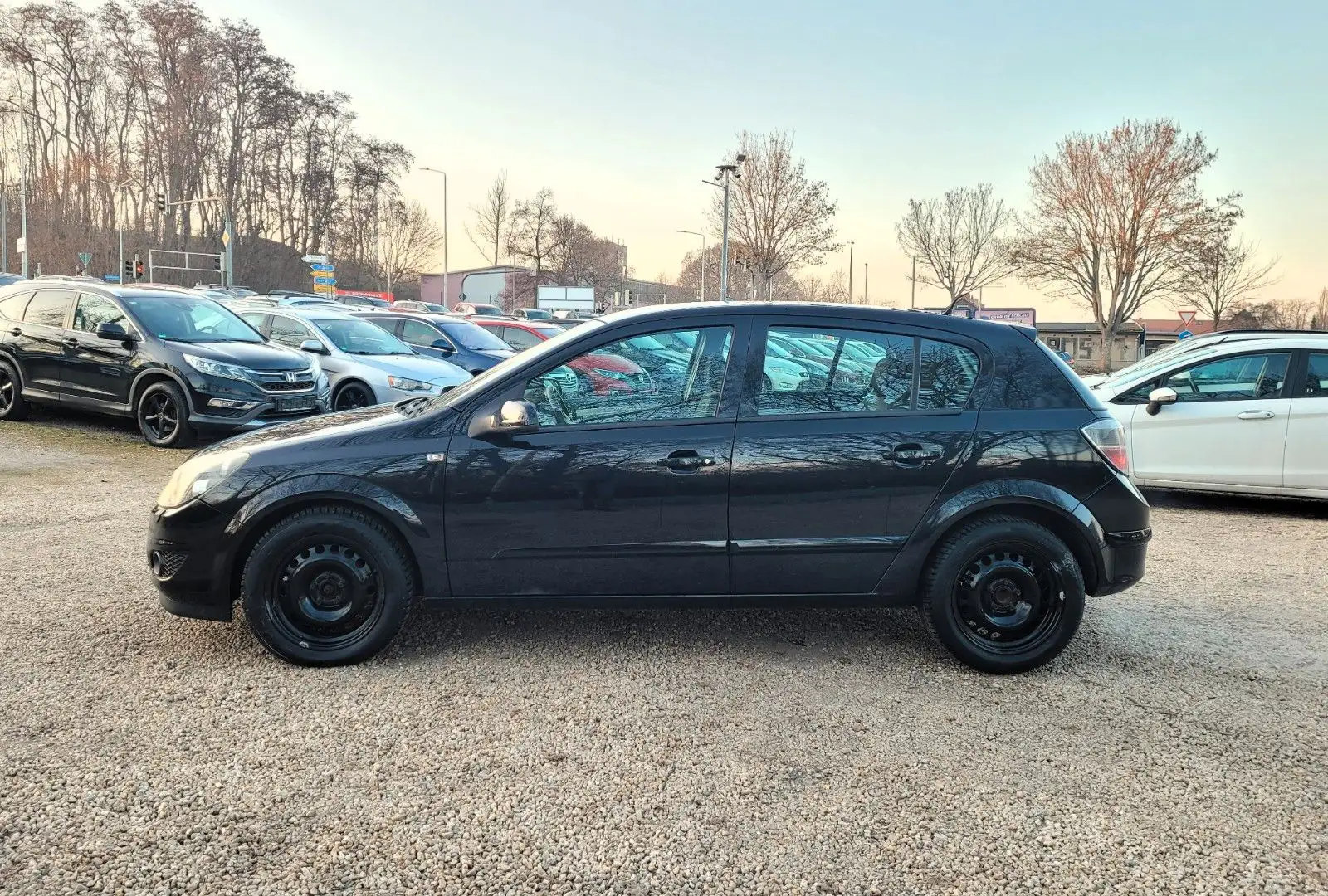 Opel Astra H Lim. Innovation 1.6*Tempomat*Klimaaut*WR Schwarz - 2