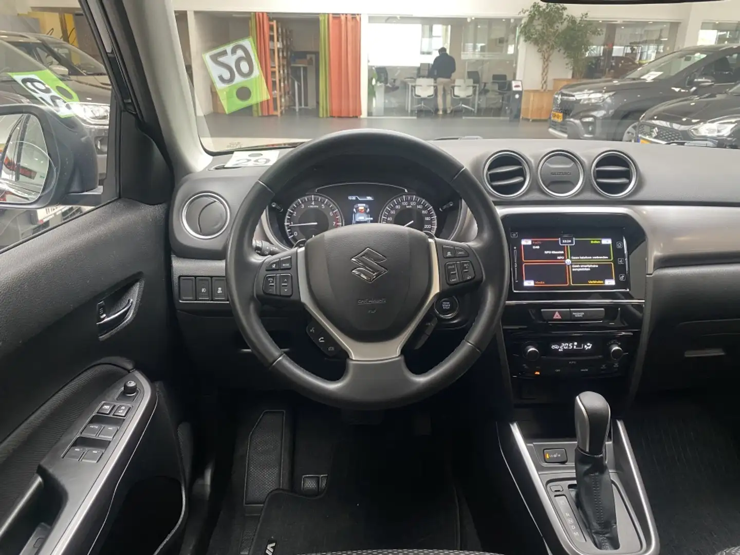 Suzuki Vitara 1.4 Boosterjet Select Smart Hybrid [ APPLECARPLAY Zwart - 2