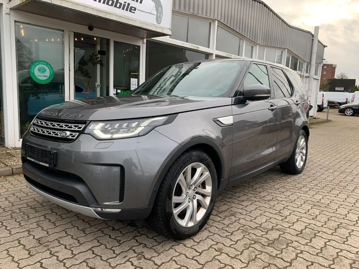 Land Rover Discovery DISCO 5 HSE SDV6/TFT/7SITZER/PANO/AHK/SCHECKHEFT Gris - 2