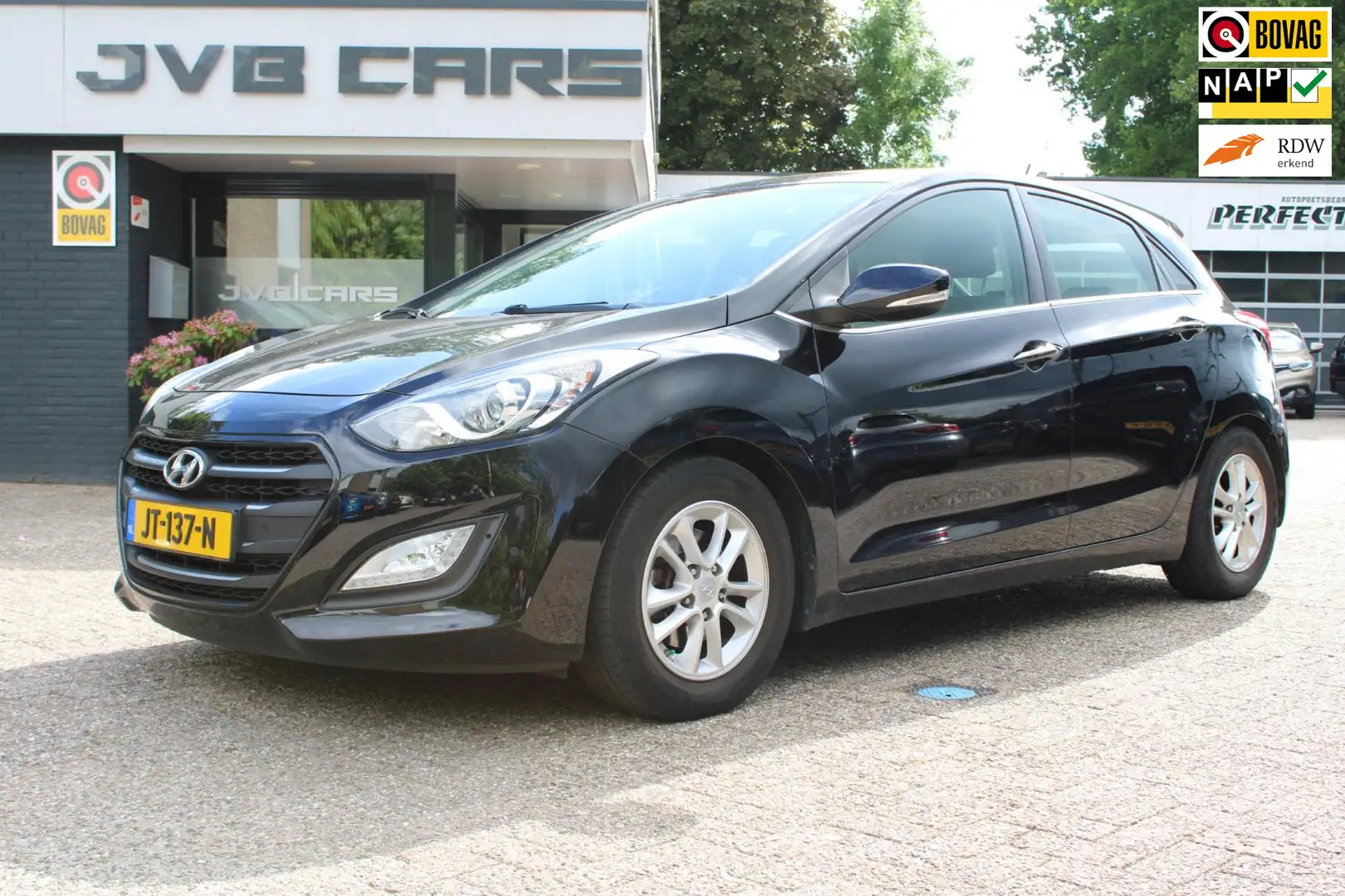 Hyundai i30 1.6 GDi Comfort Schwarz - 1