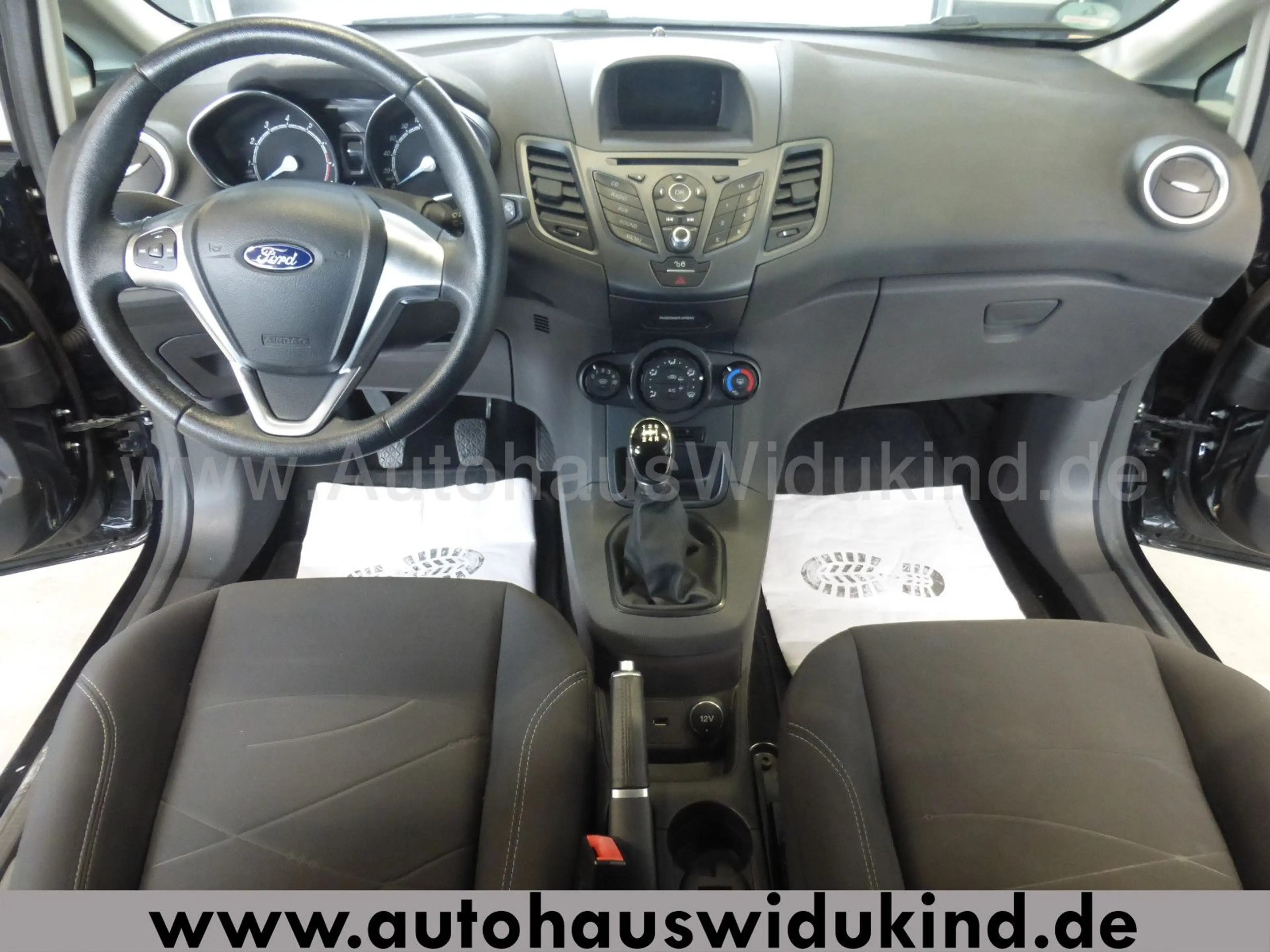 Ford Fiesta 1,25 Trend Klima nur 23 000 km TÜV AU neu — photo 14