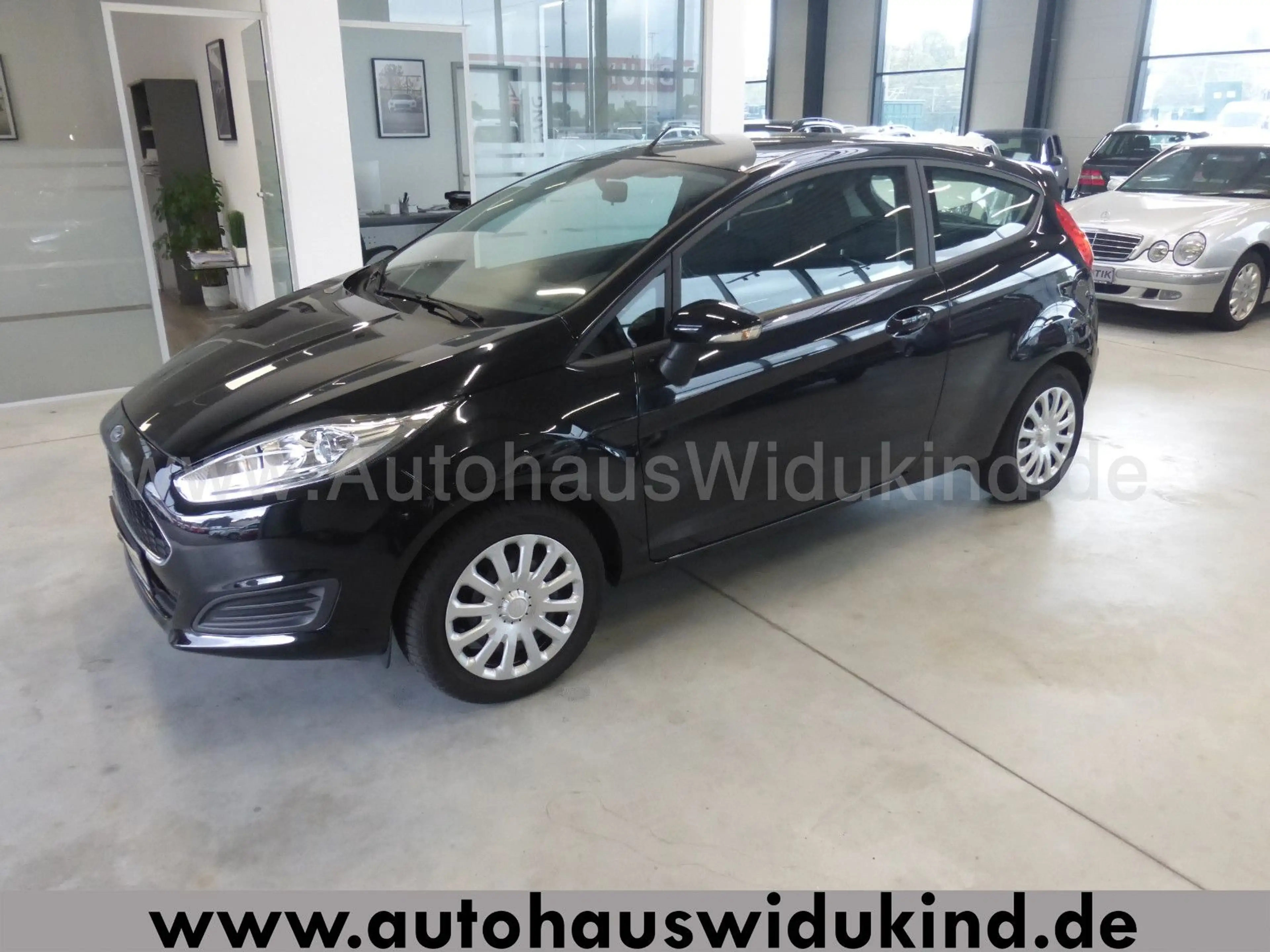 Ford Fiesta 1,25 Trend Klima nur 23 000 km TÜV AU neu — photo 5