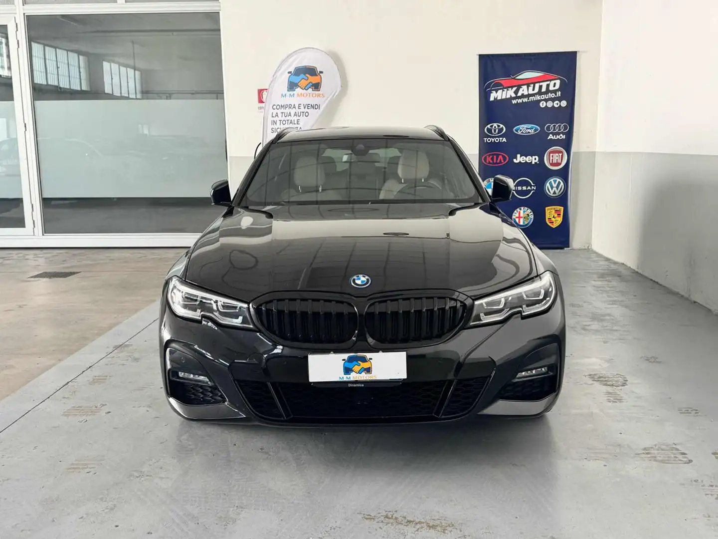 BMW 330 e Touring Msport Plug-in 292cv Nero - 1