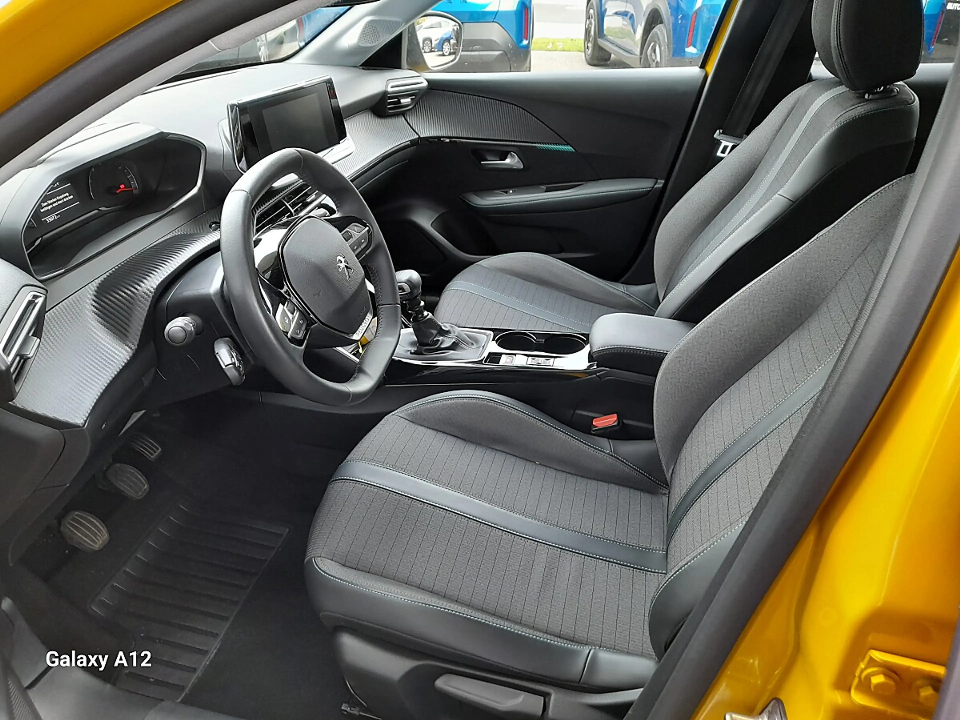 Peugeot 208 1.5 BlueHDi 100 Allure (EURO 6d) — photo 5