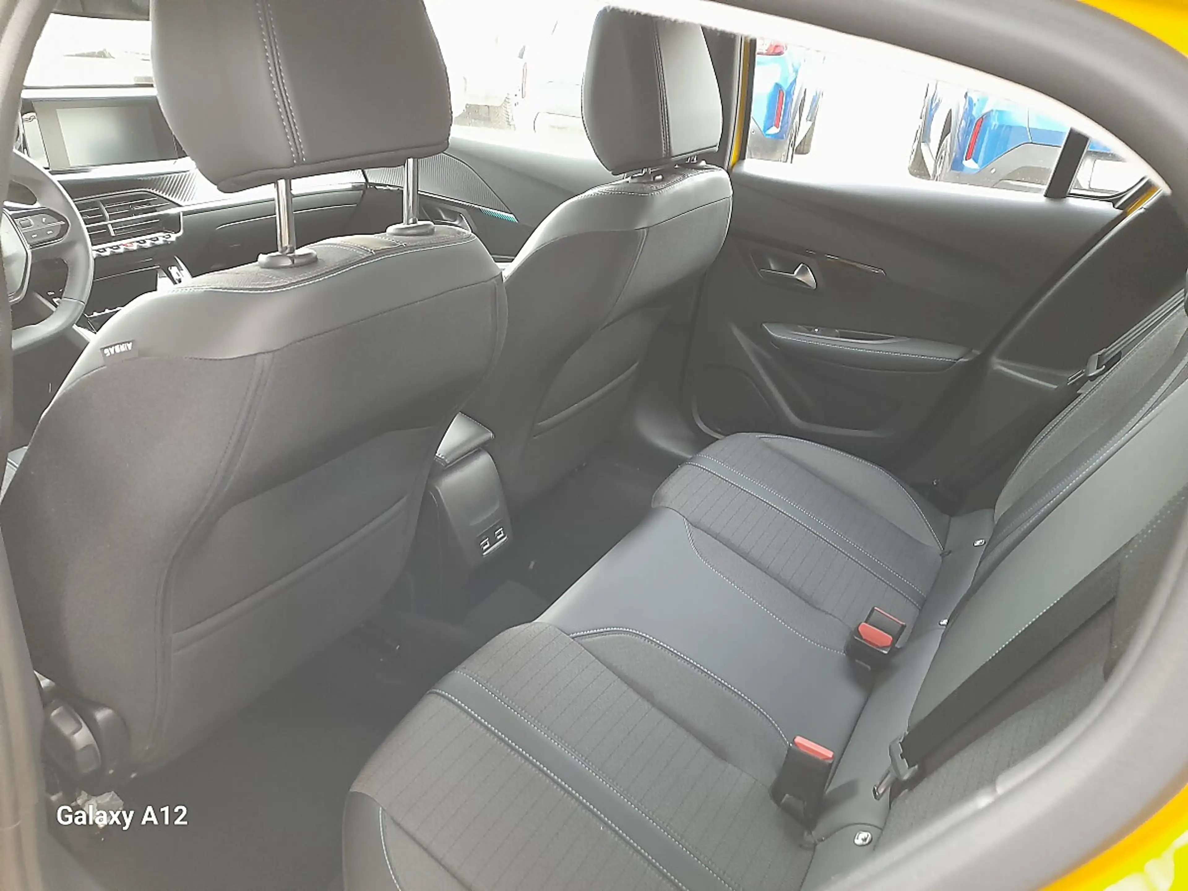 Peugeot 208 1.5 BlueHDi 100 Allure (EURO 6d) — photo 6