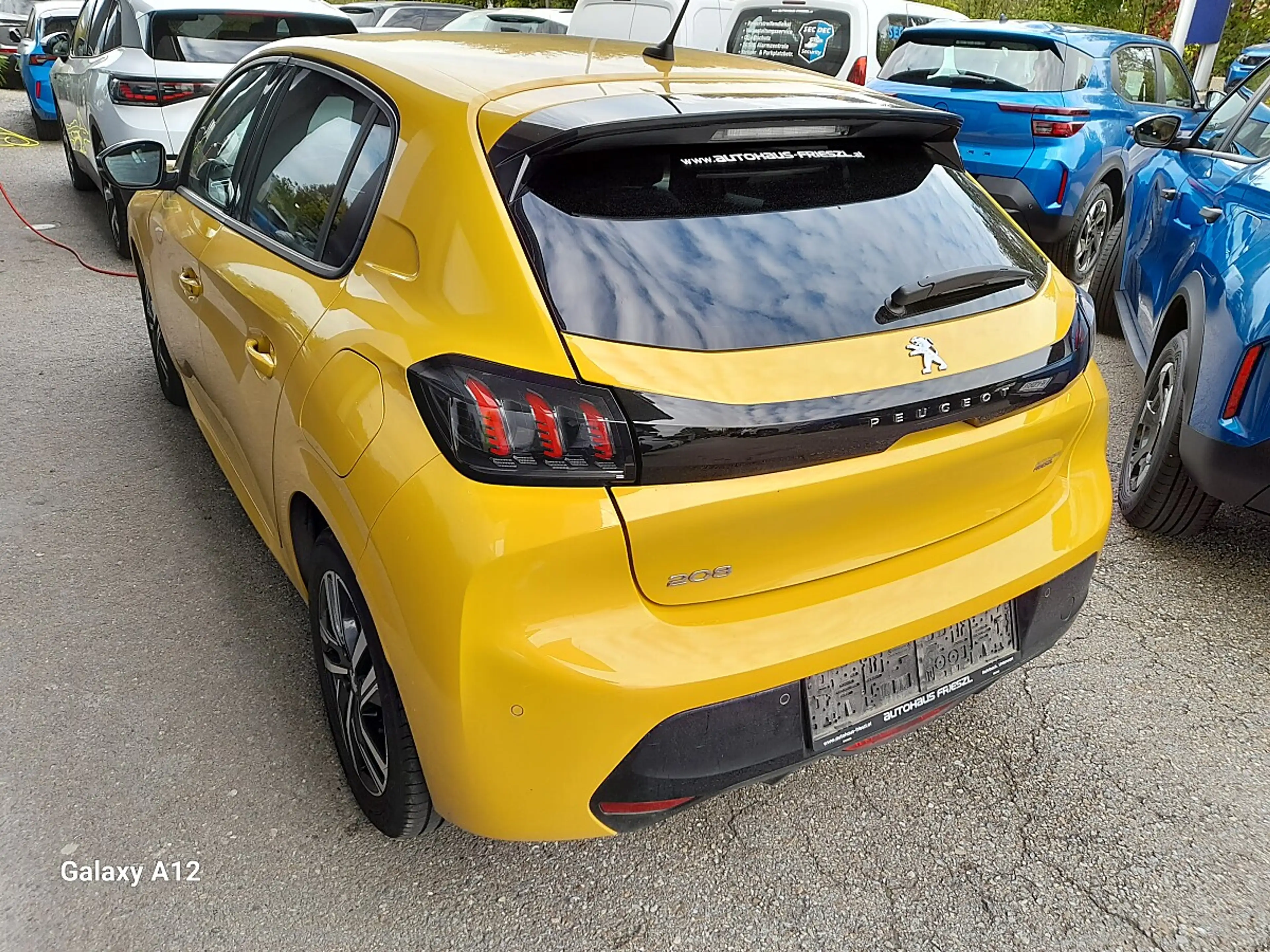 Peugeot 208 1.5 BlueHDi 100 Allure (EURO 6d) — photo 2