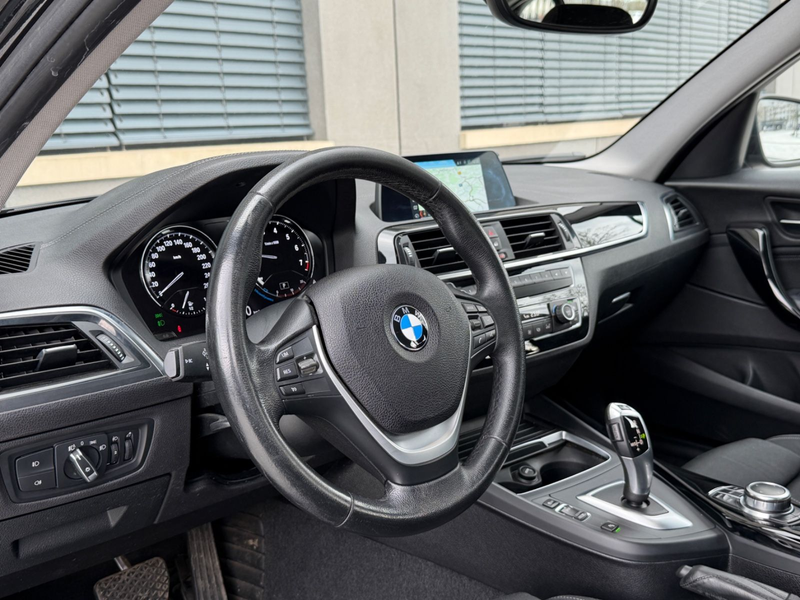 BMW 118 i Sport Line*LED*NAVI*Automatik*SHZ*ALU* — photo 10