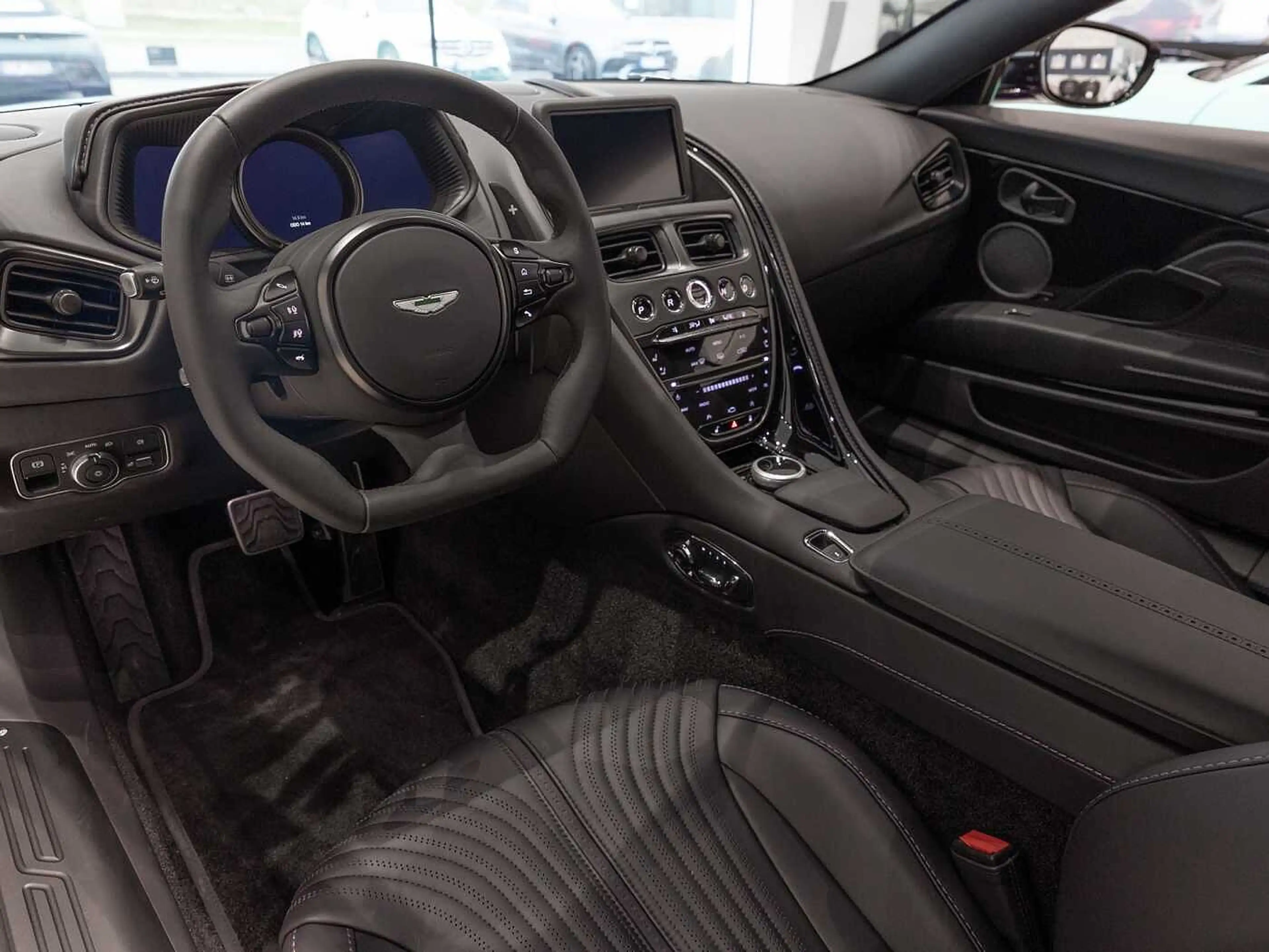 Aston Martin DB11 V8 Coupe — photo 3
