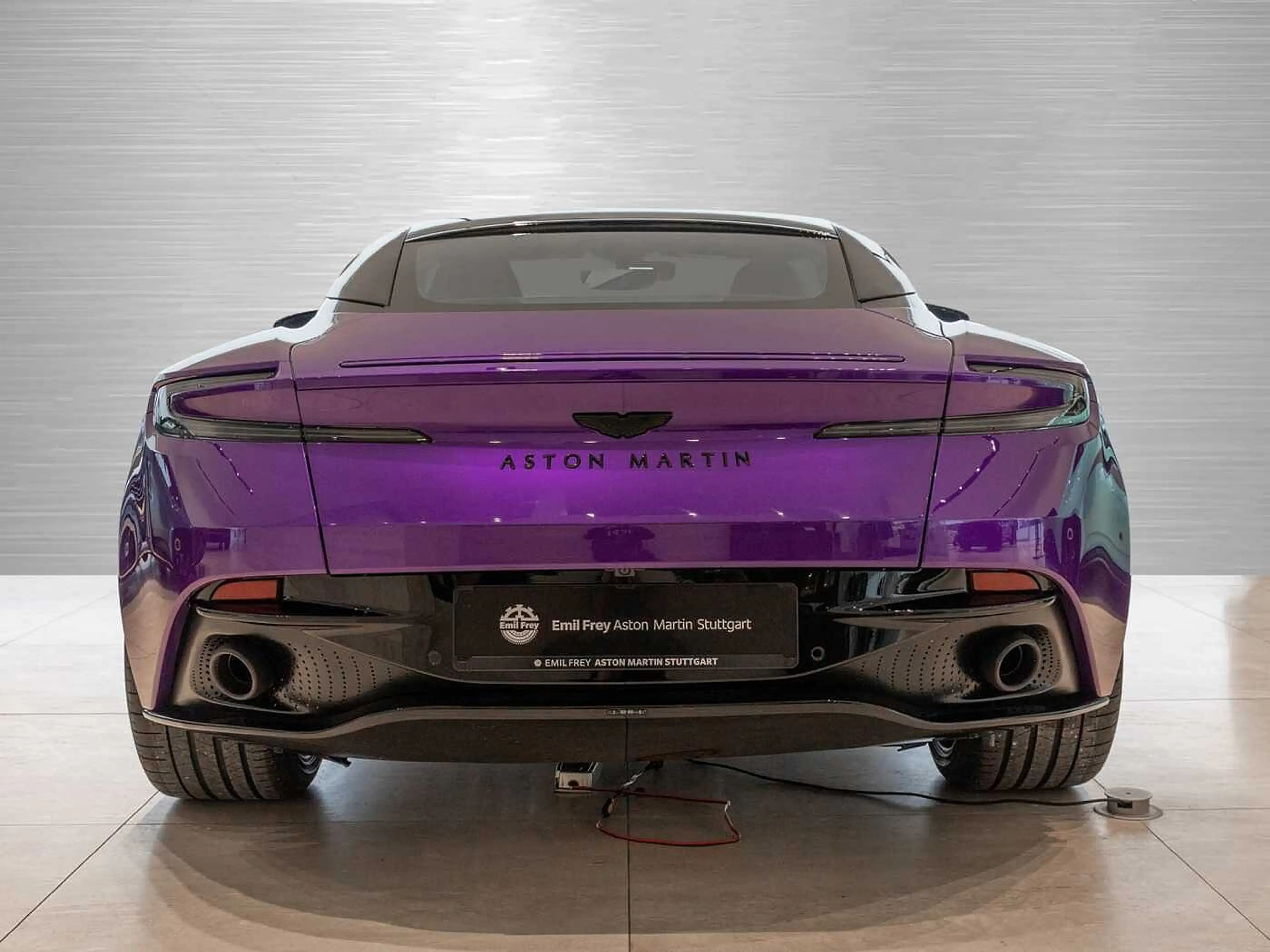 Aston Martin DB11 V8 Coupe — photo 14