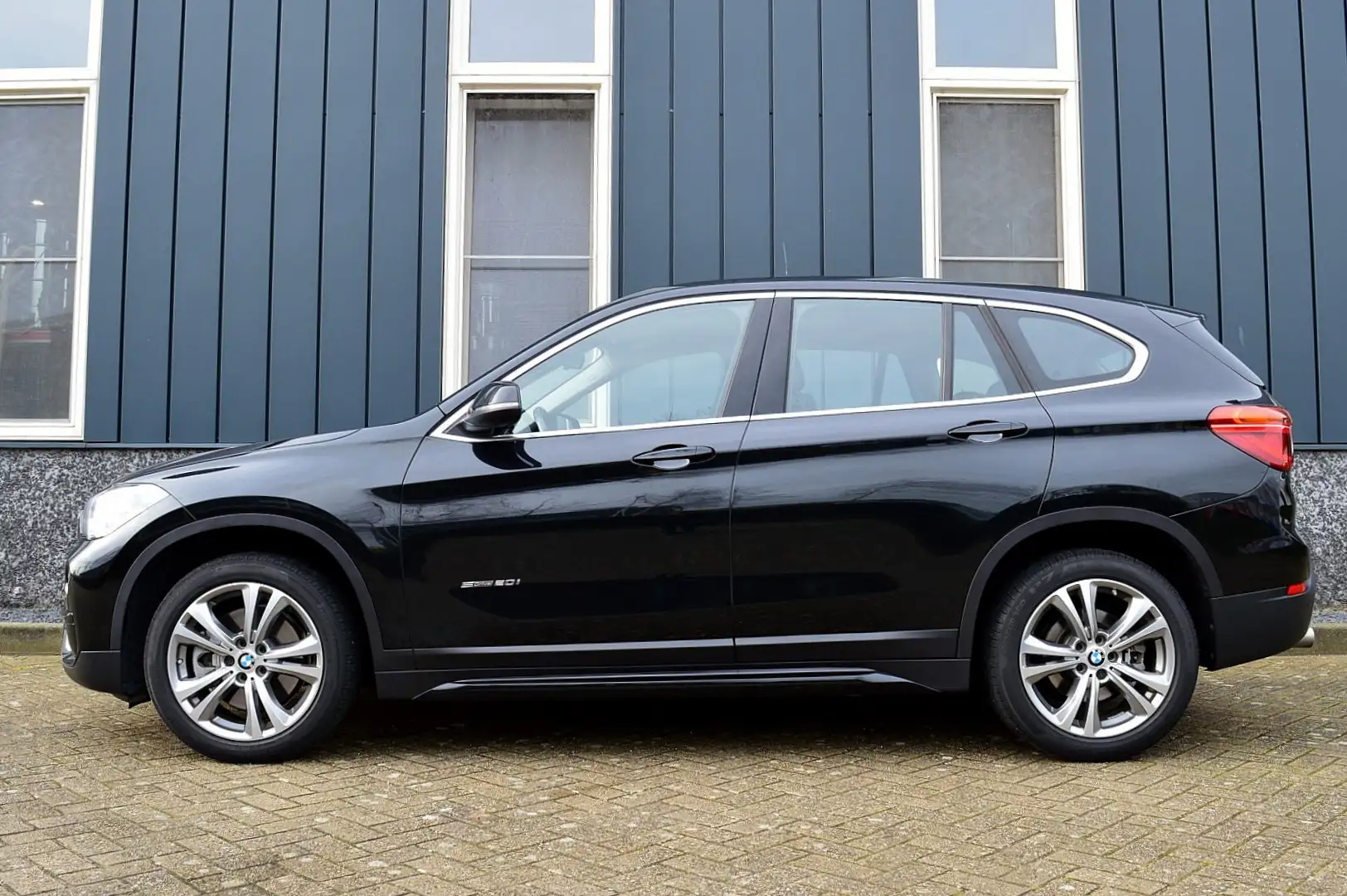 BMW X1 sDrive20i Centennial Executive Rijklaarprijs-Garan Noir - 2