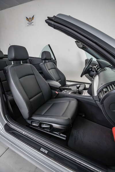 BMW 118 Cabriolet / 2.0L Essence — photo 12