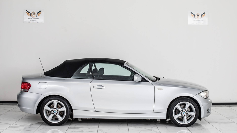 BMW 118 Cabriolet / 2.0L Essence — photo 9