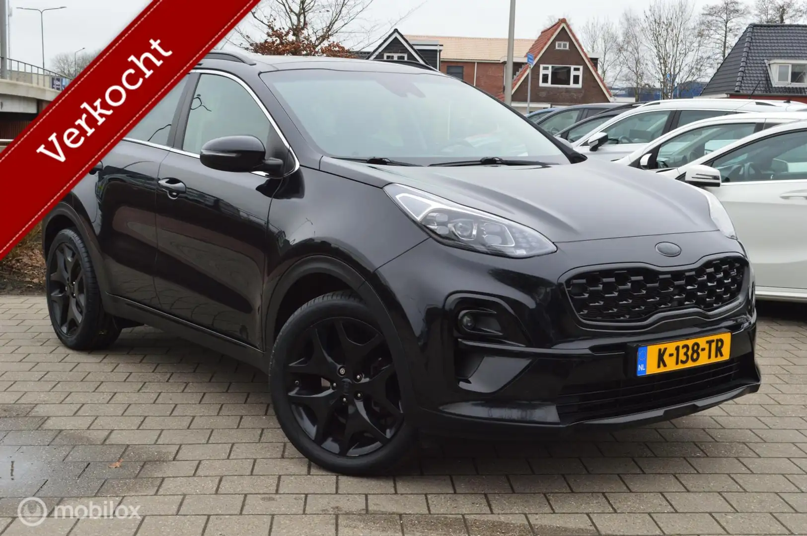Kia Sportage 1.6 T-GDI Black Edition AUTOMAAT | Pano-dak | Zwart - 1