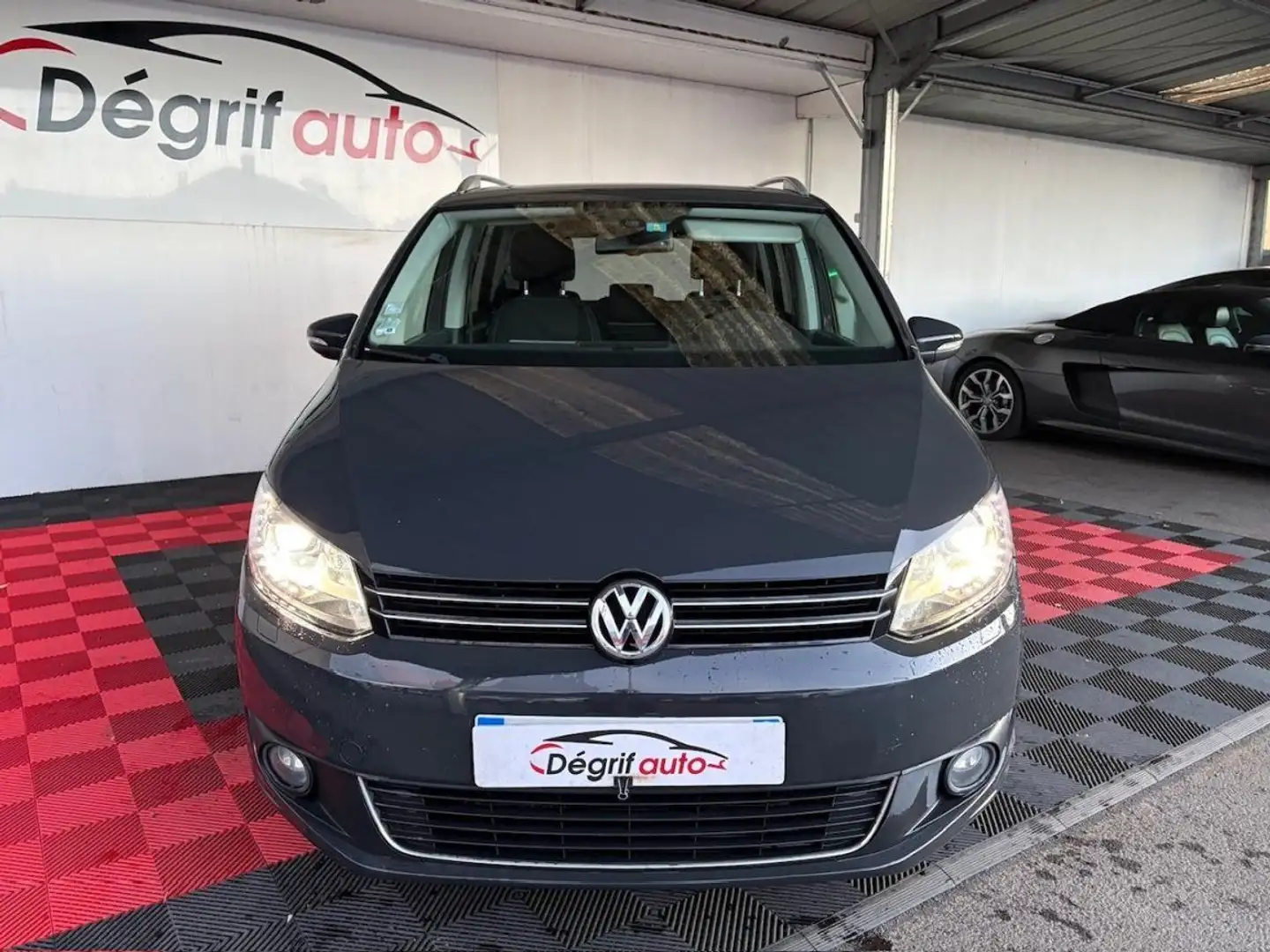Volkswagen Touran 1.6 TDI 105 FAP Trendline Gris - 2