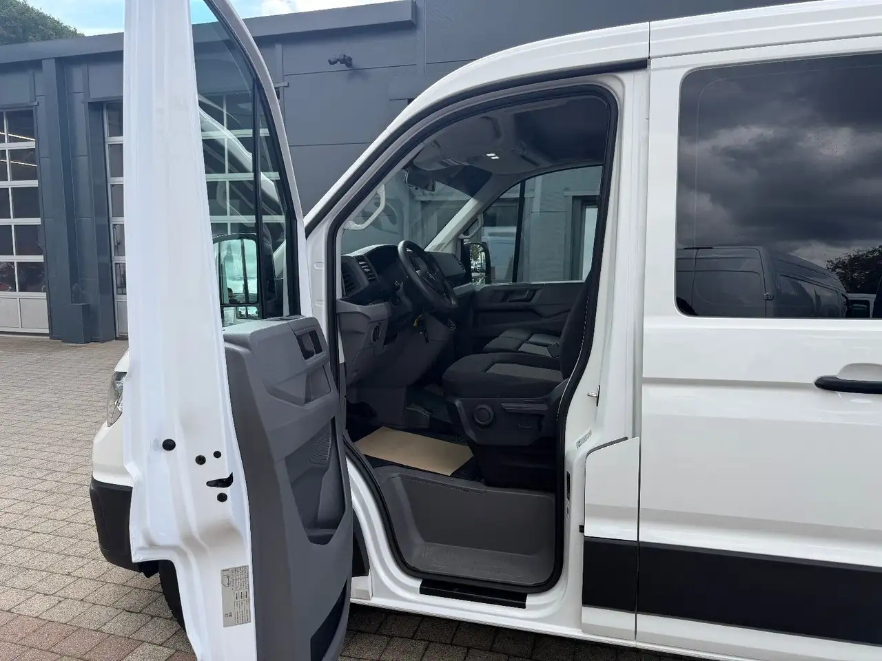 2019 Volkswagen Crafter Pritsche Doka 35 LANG 4Motion Allrad 4x4, photograph 12