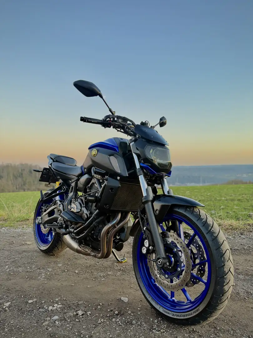 Yamaha MT-07 ligne Akra homologué, + quelque petit accesoir - 1