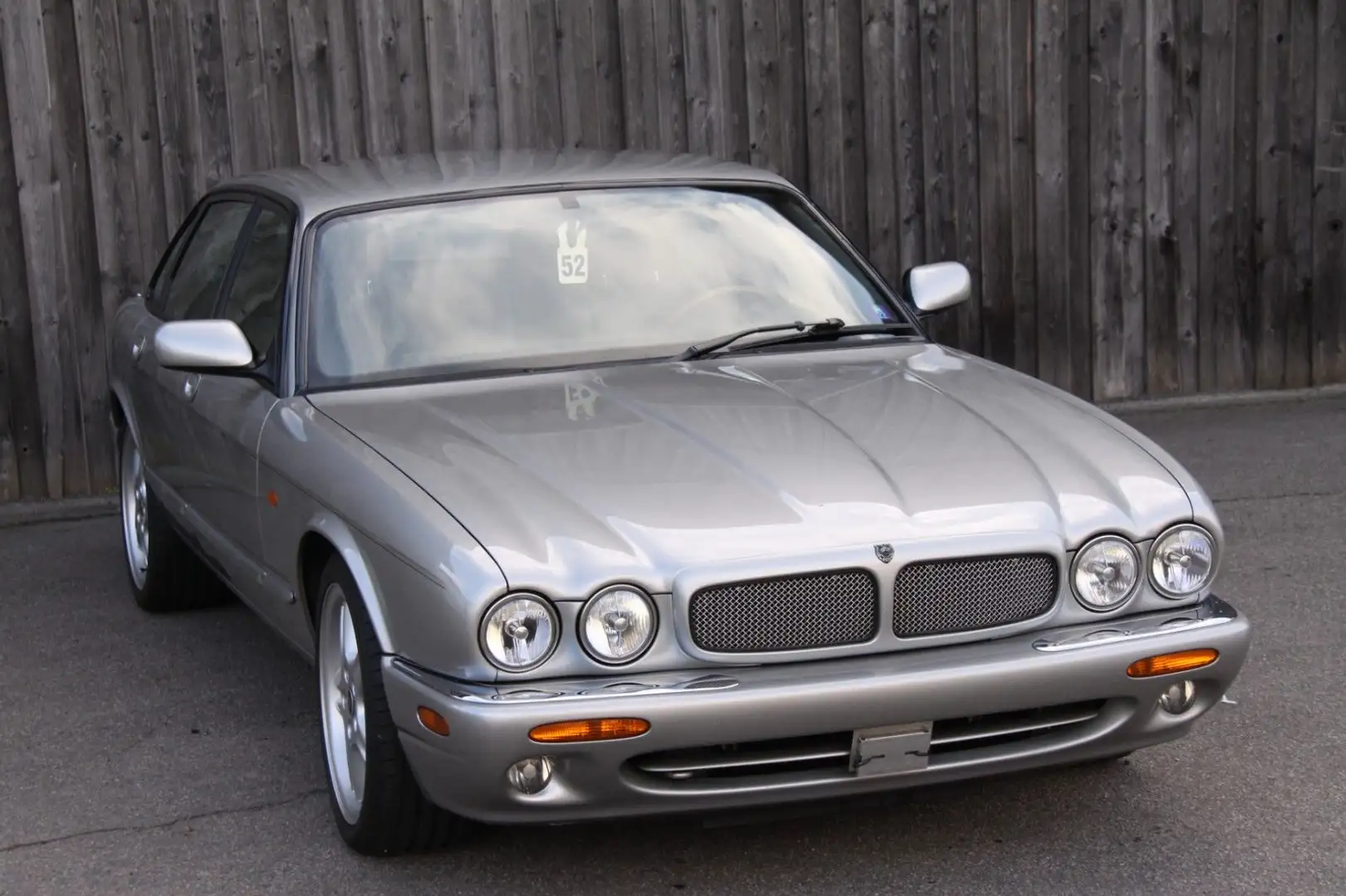Jaguar XJR Top gepflegter XJR mit 2 Jahre Garantie Srebrny - 1