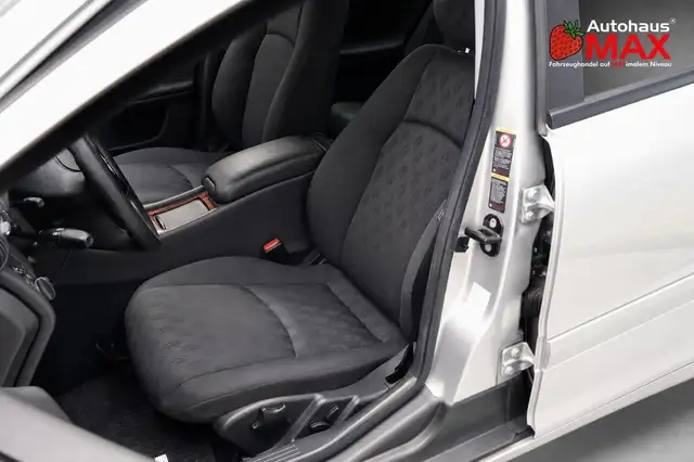 Mercedes-Benz C view 13
