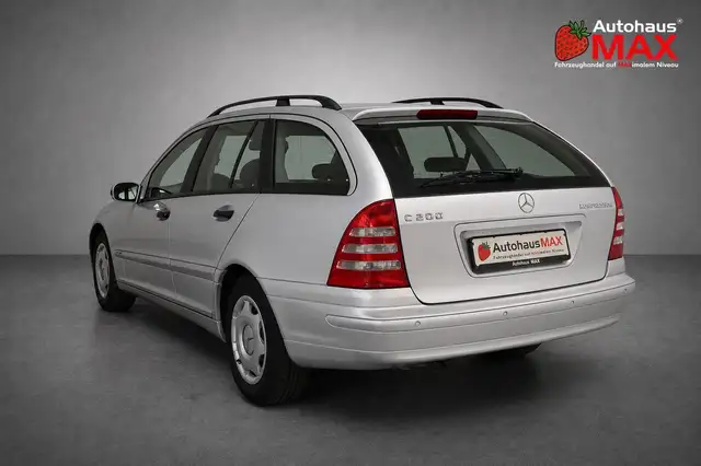 Mercedes-Benz C view 3