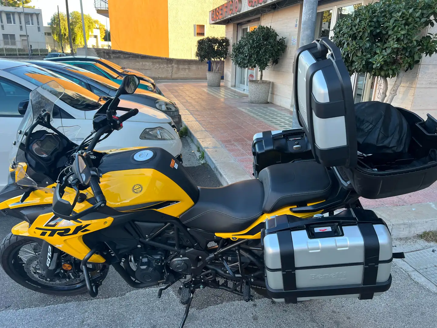 Benelli TRK 502 TRK 502X Amarillo - 1