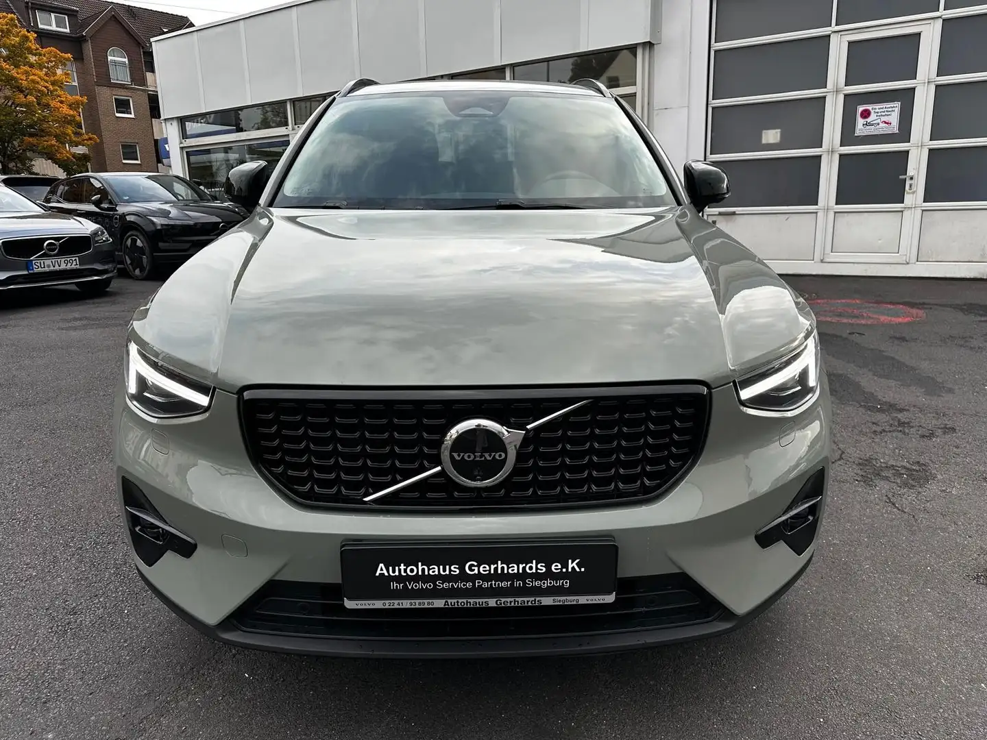 Volvo XC40 B4 Plus Dark Leder,Pano,360°,Pixel LED,BLIS Grün - 2