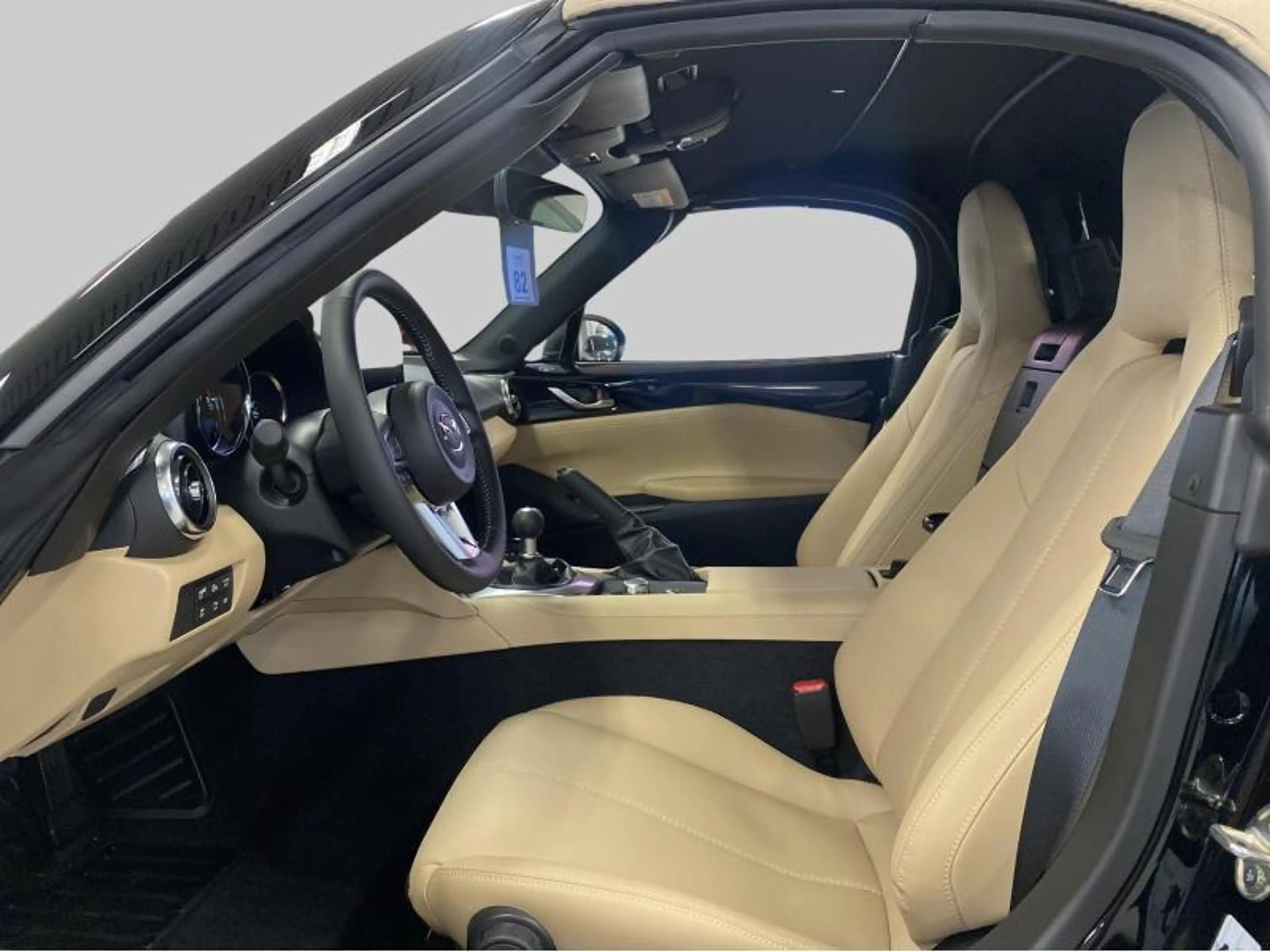 Mazda MX-5 1.5L Skyactiv-G 132 hp Kazari Roadster — photo 10