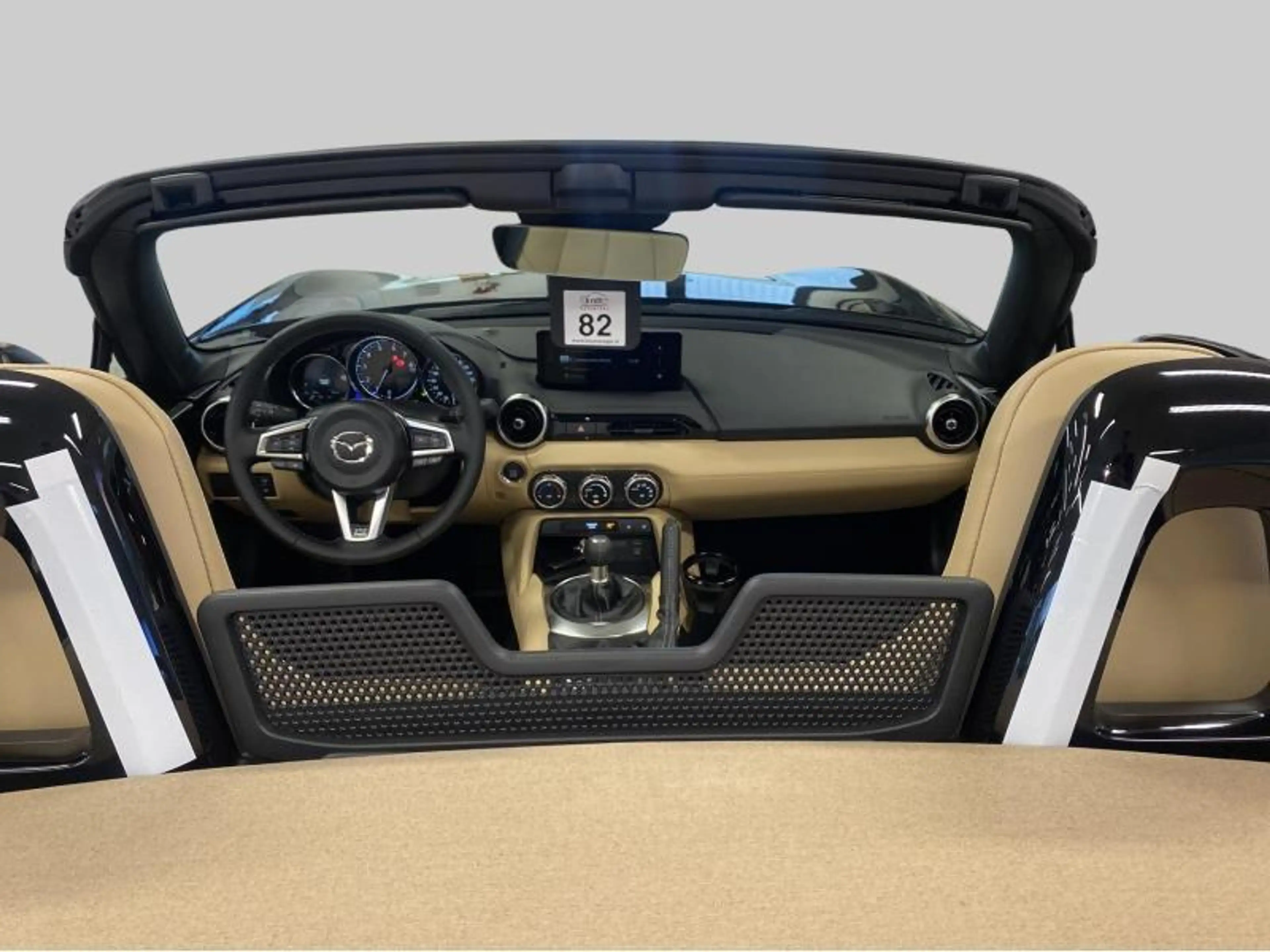 Mazda MX-5 1.5L Skyactiv-G 132 hp Kazari Roadster — photo 11