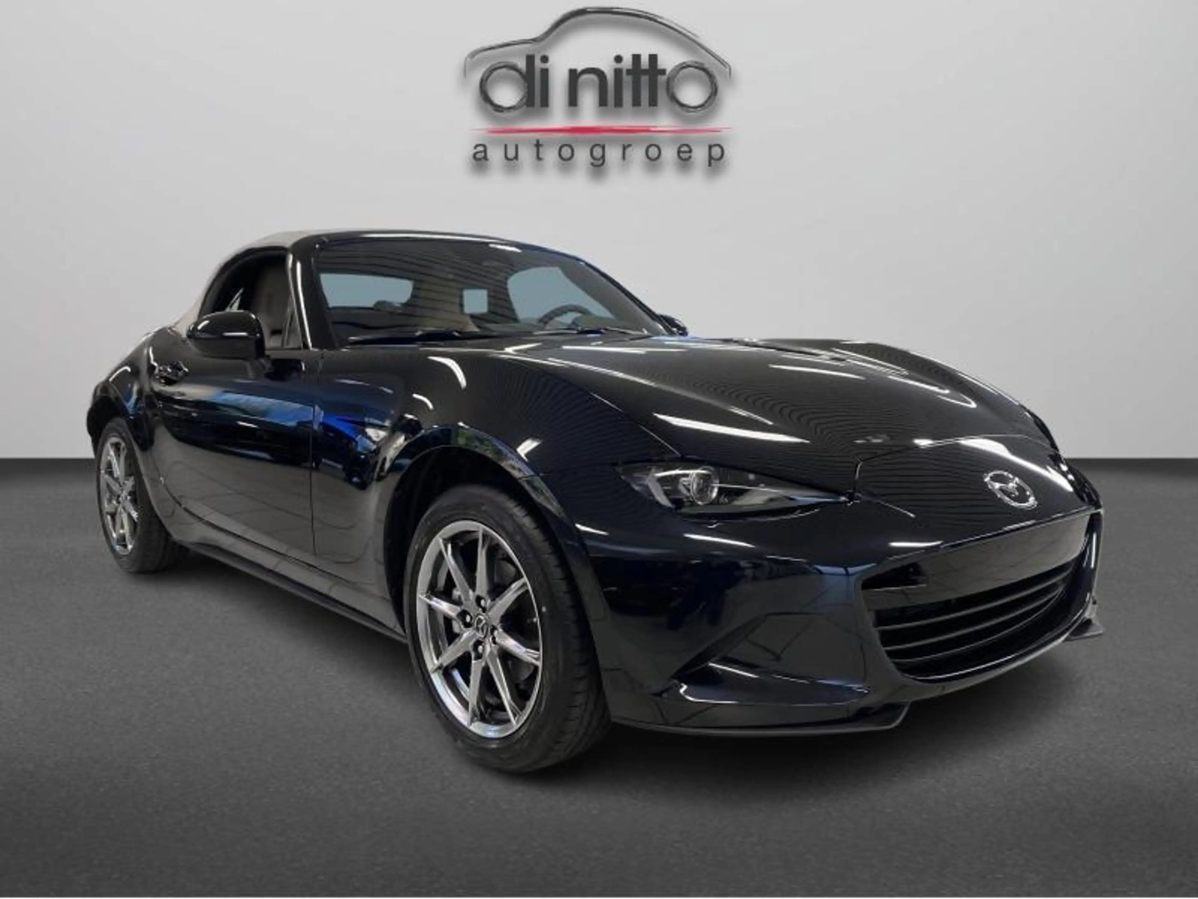 Mazda MX-5 1.5L Skyactiv-G 132 hp Kazari Roadster — photo 4