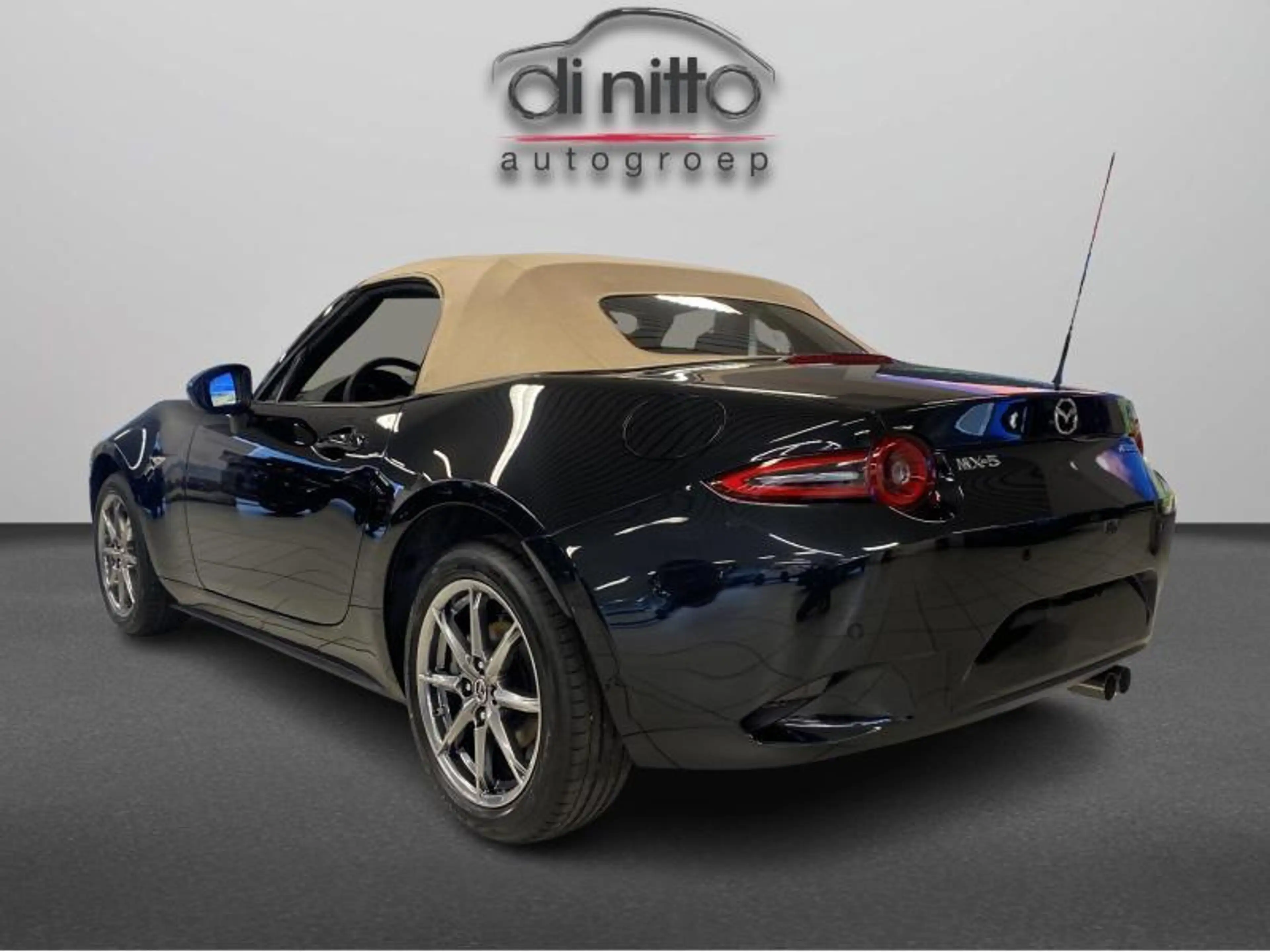 Mazda MX-5 1.5L Skyactiv-G 132 hp Kazari Roadster — photo 8