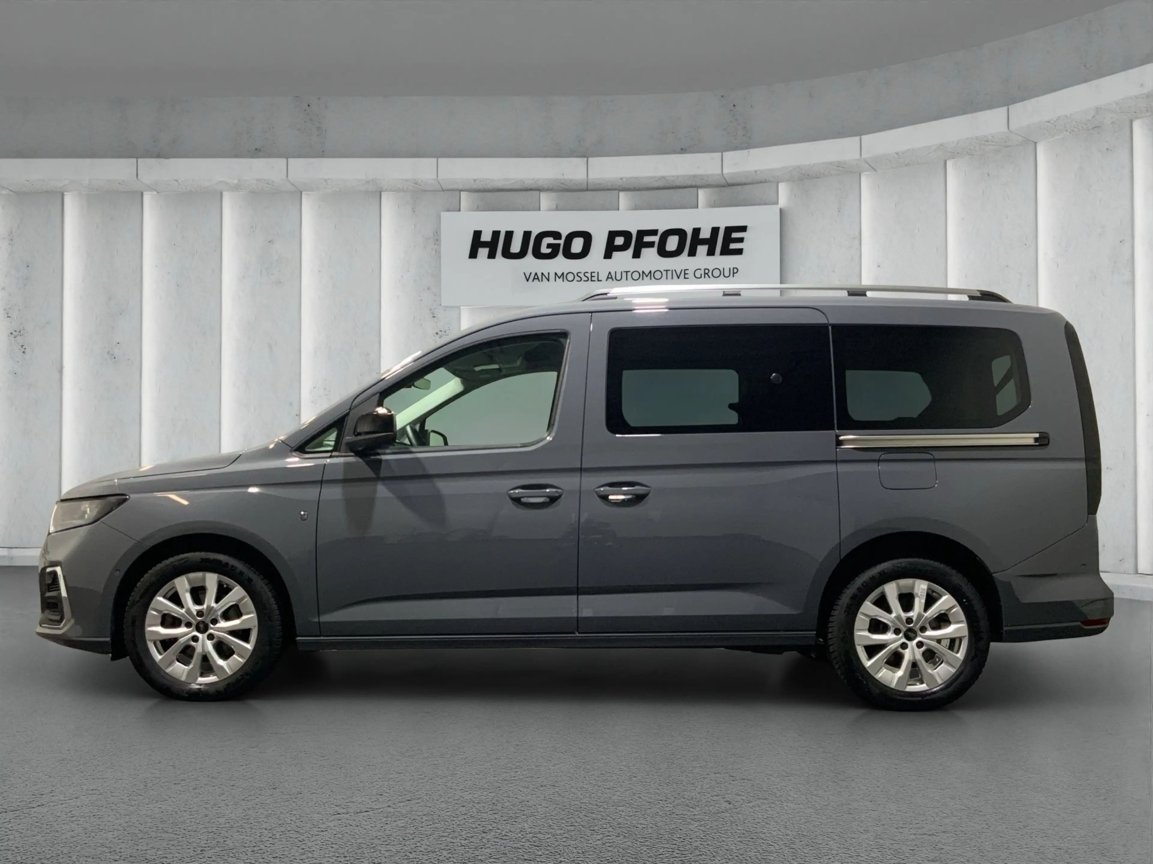 Ford Grand Tourneo Connect Titanium Aut.*AHK*ACC*KAM*NAVI*SHZ — photo 2