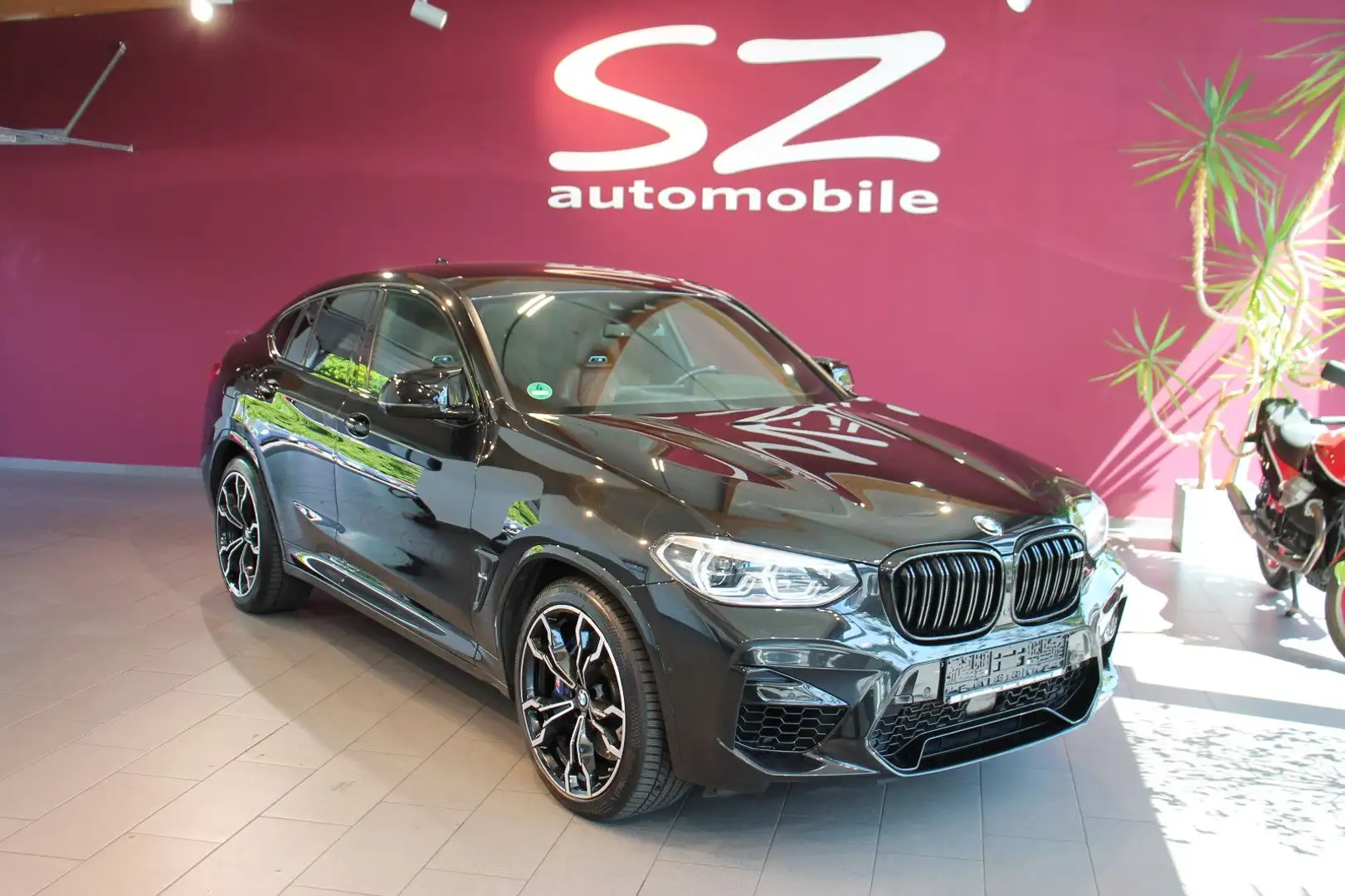 BMW X4 M Competition LED AHK Head-Up Harman/Kardon Zwart - 2