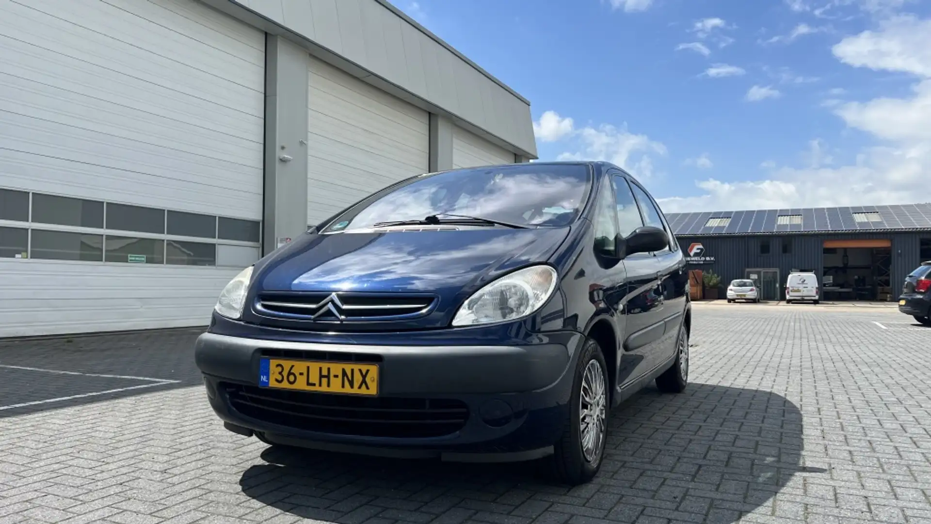 Citroen Xsara Picasso 1.8i-16V Plaisir Modrá - 1