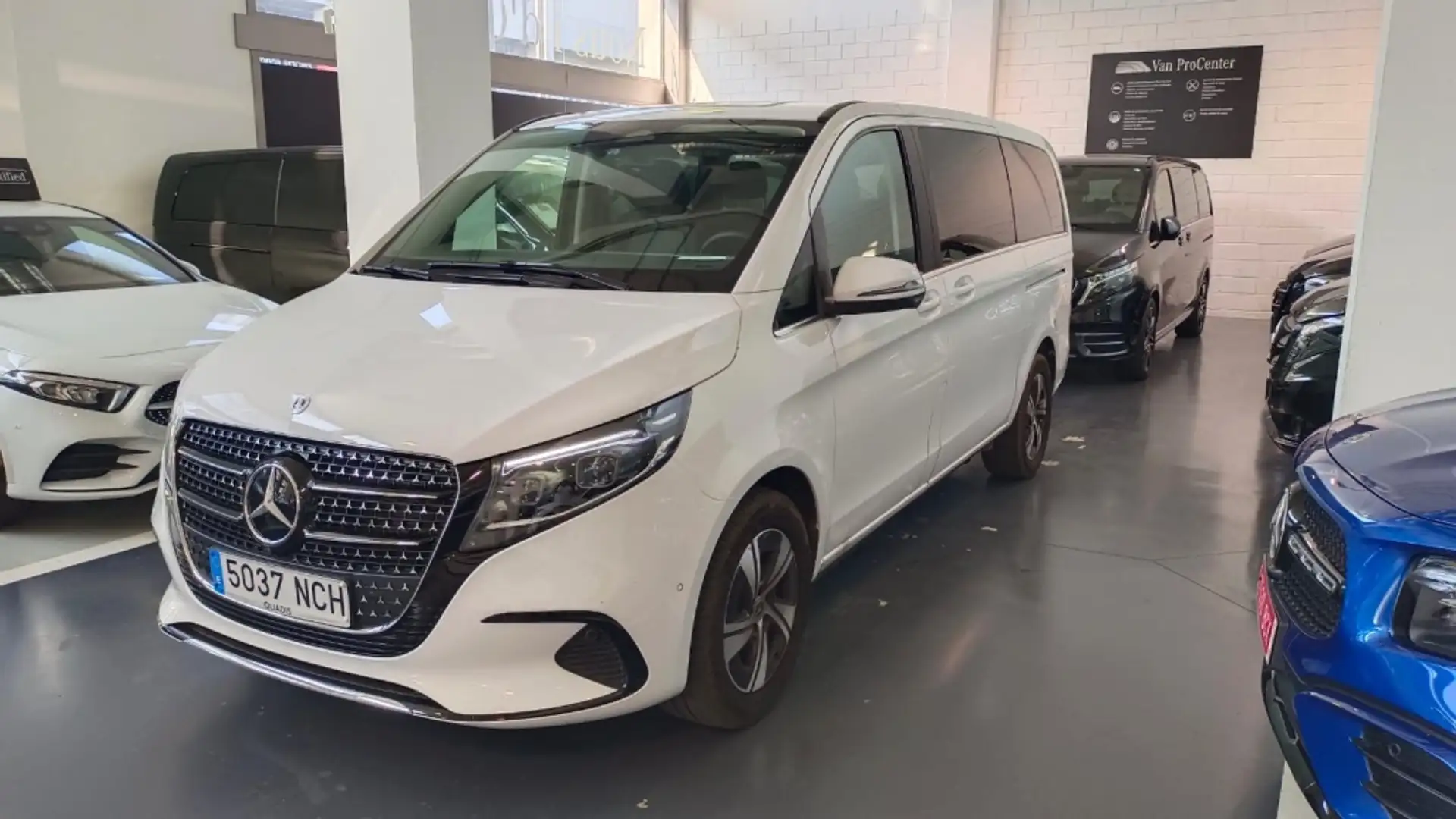 Mercedes-Benz V 220 220d Largo Avantgarde Weiß - 1