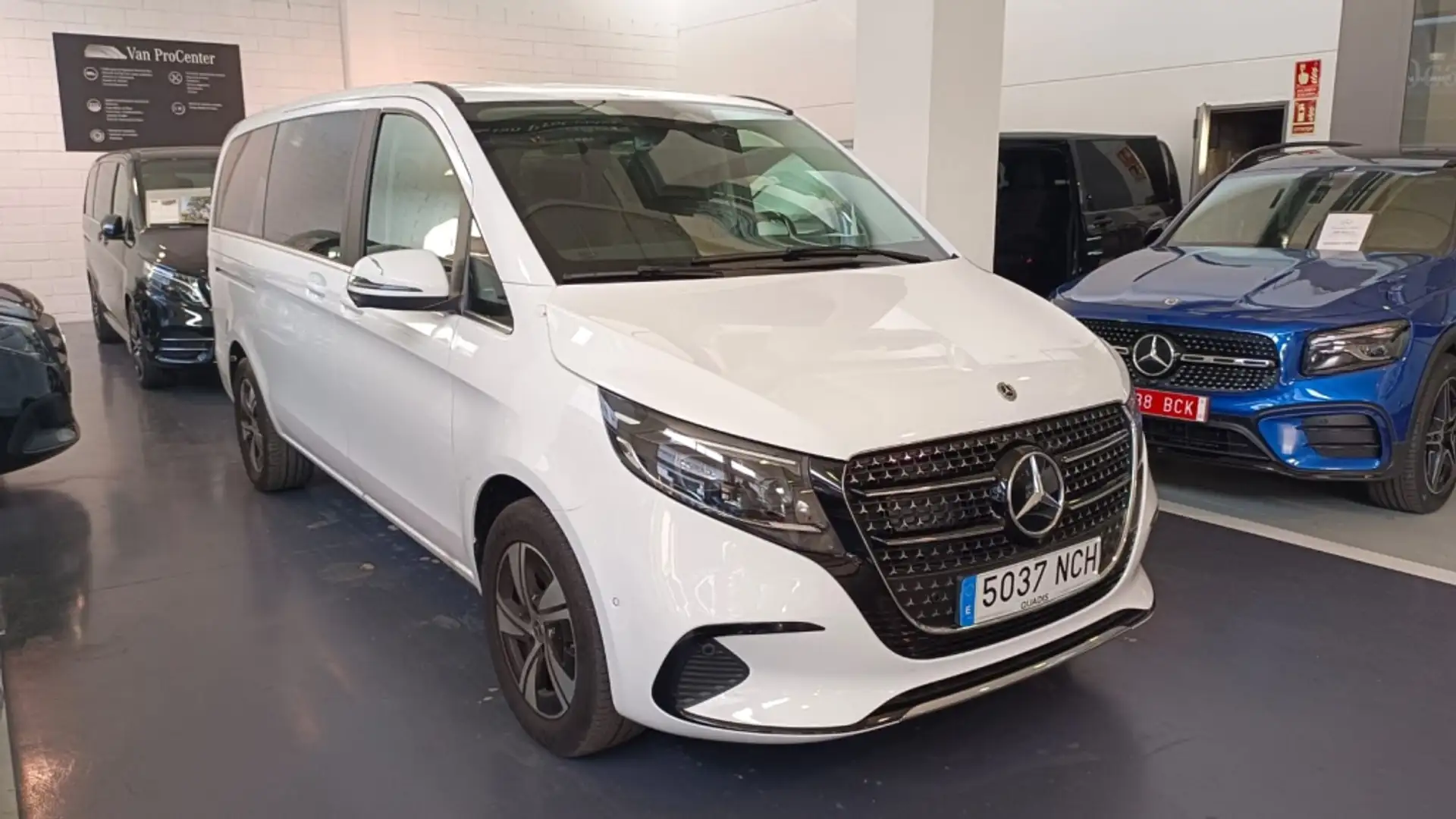 Mercedes-Benz V 220 220d Largo Avantgarde Weiß - 2