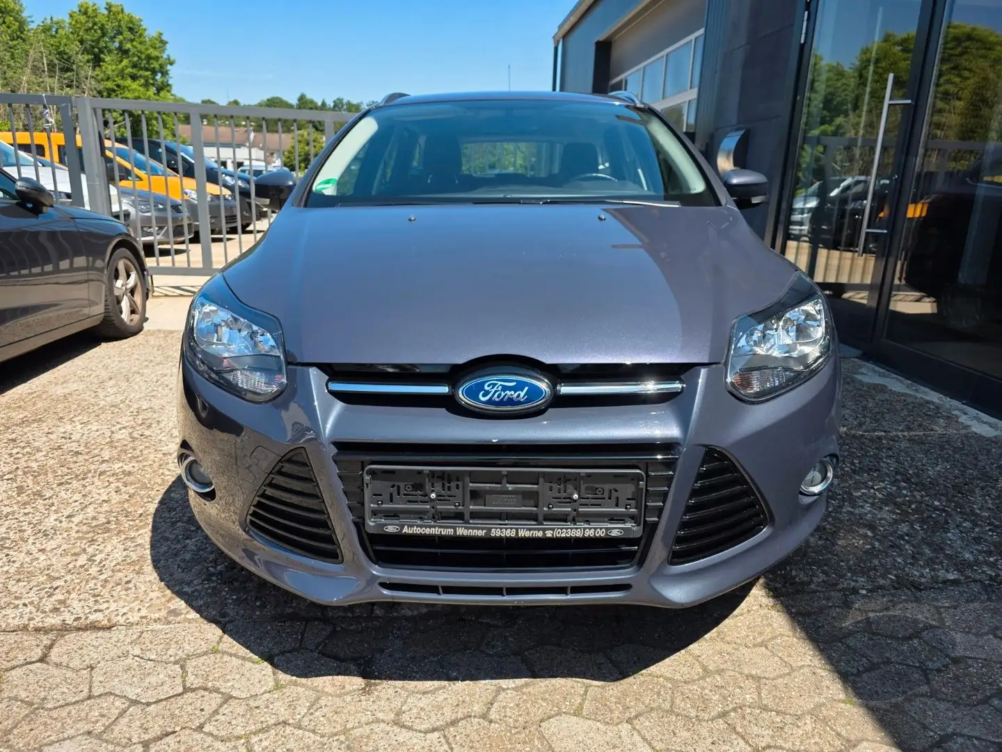 Ford Focus Turnier Titanium 1.6i 92KW Automatik Gris - 2