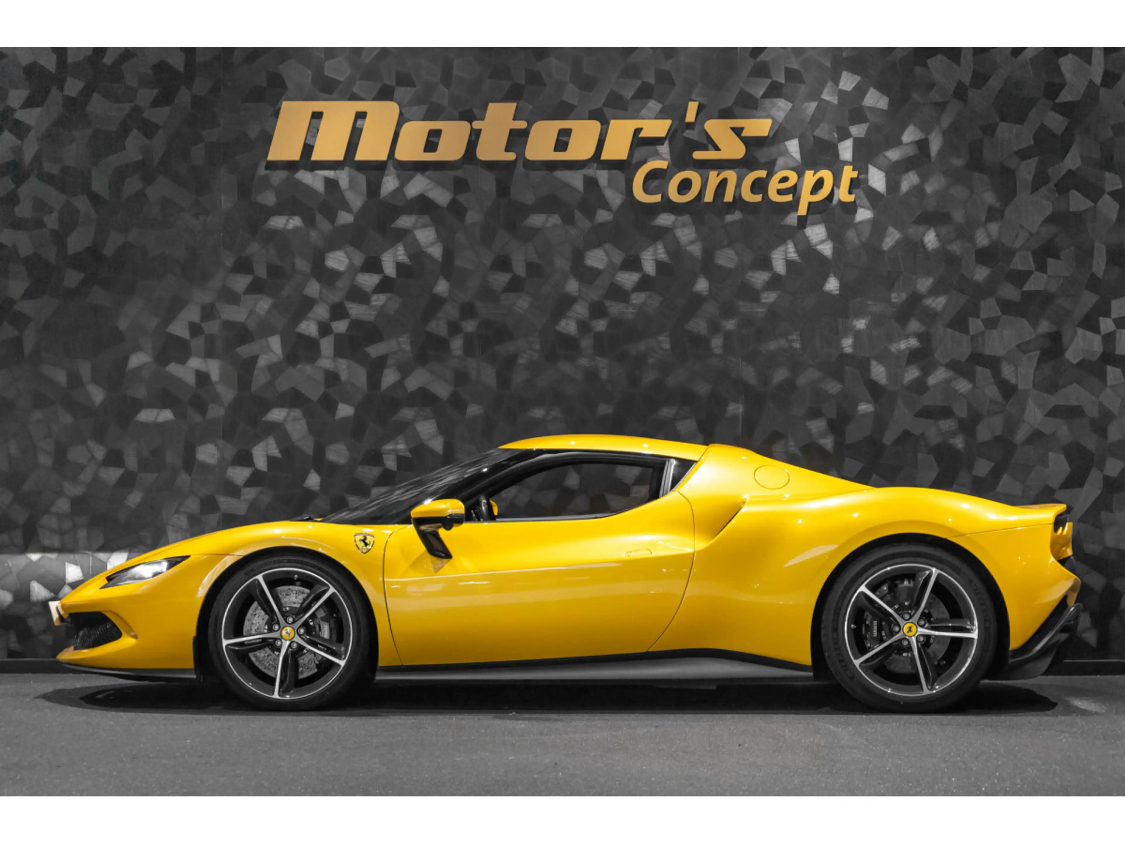 Ferrari 296 GTB GIALLO TRIPLO STRATO EXTRARANGE — photo 2