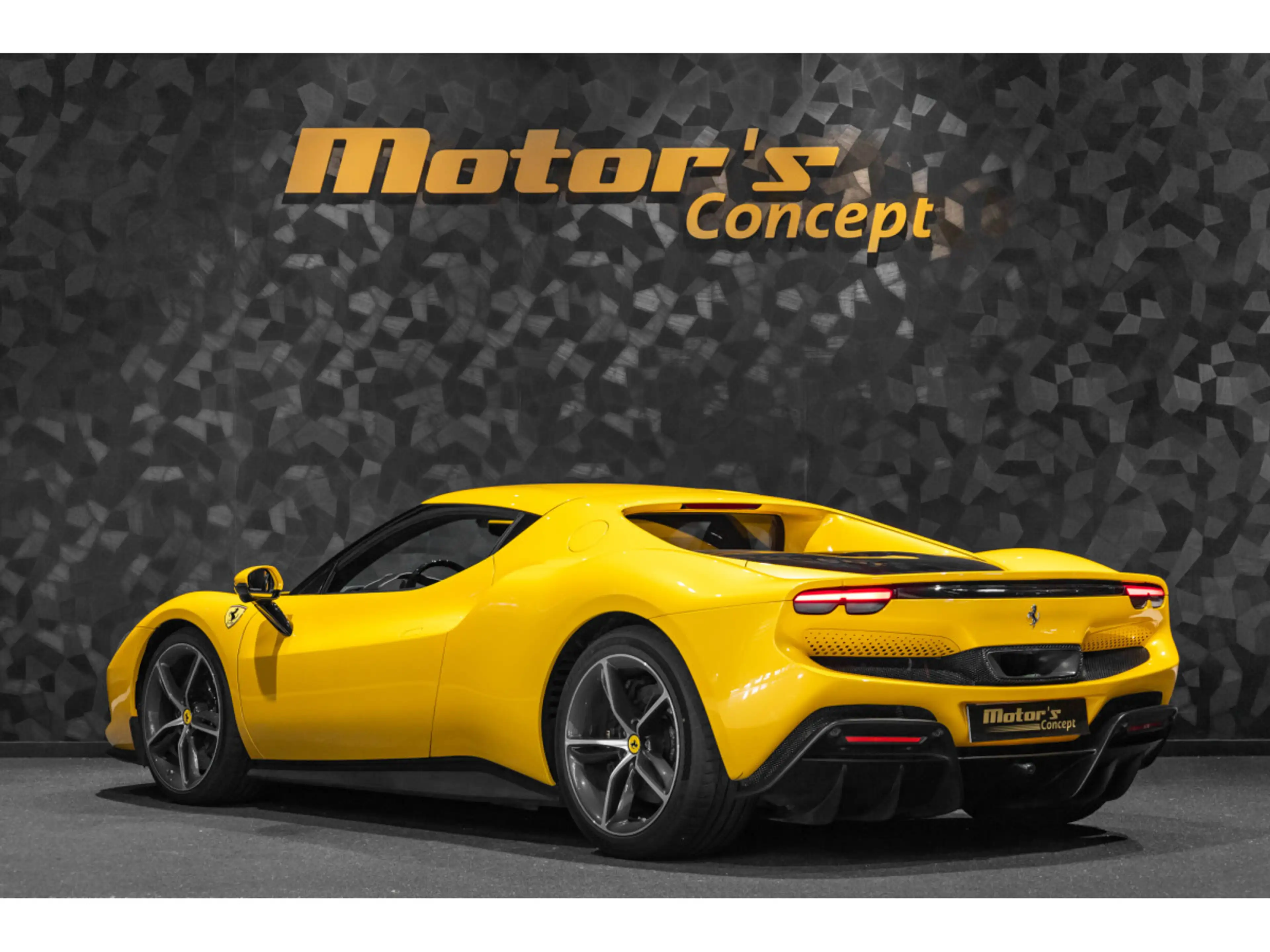 Ferrari 296 GTB GIALLO TRIPLO STRATO EXTRARANGE — photo 7