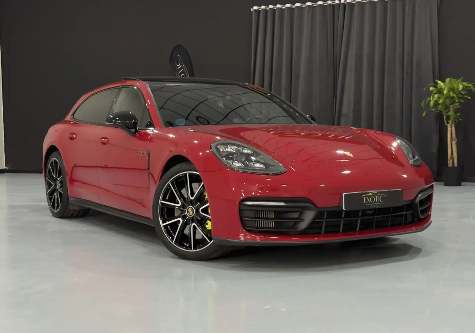 Porsche Panamera 4S E-Hybrid Sport Turismo Rojo - 2