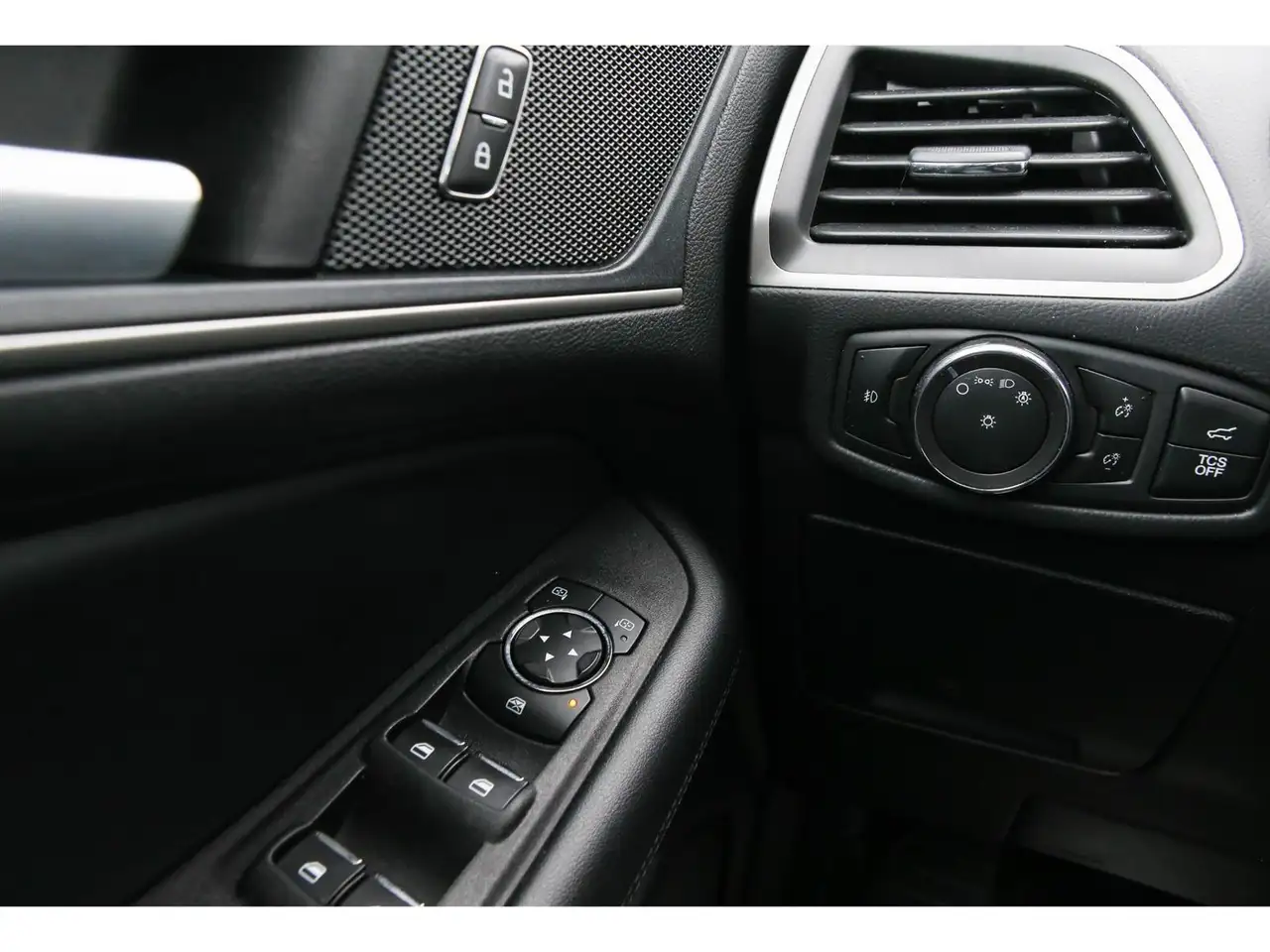 Ford Edge photo Ford Edge