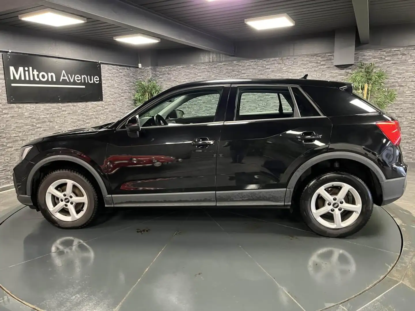 Audi Q2 1.5 35 TFSI - 150 - BV S-tronic  Business line Noir - 2