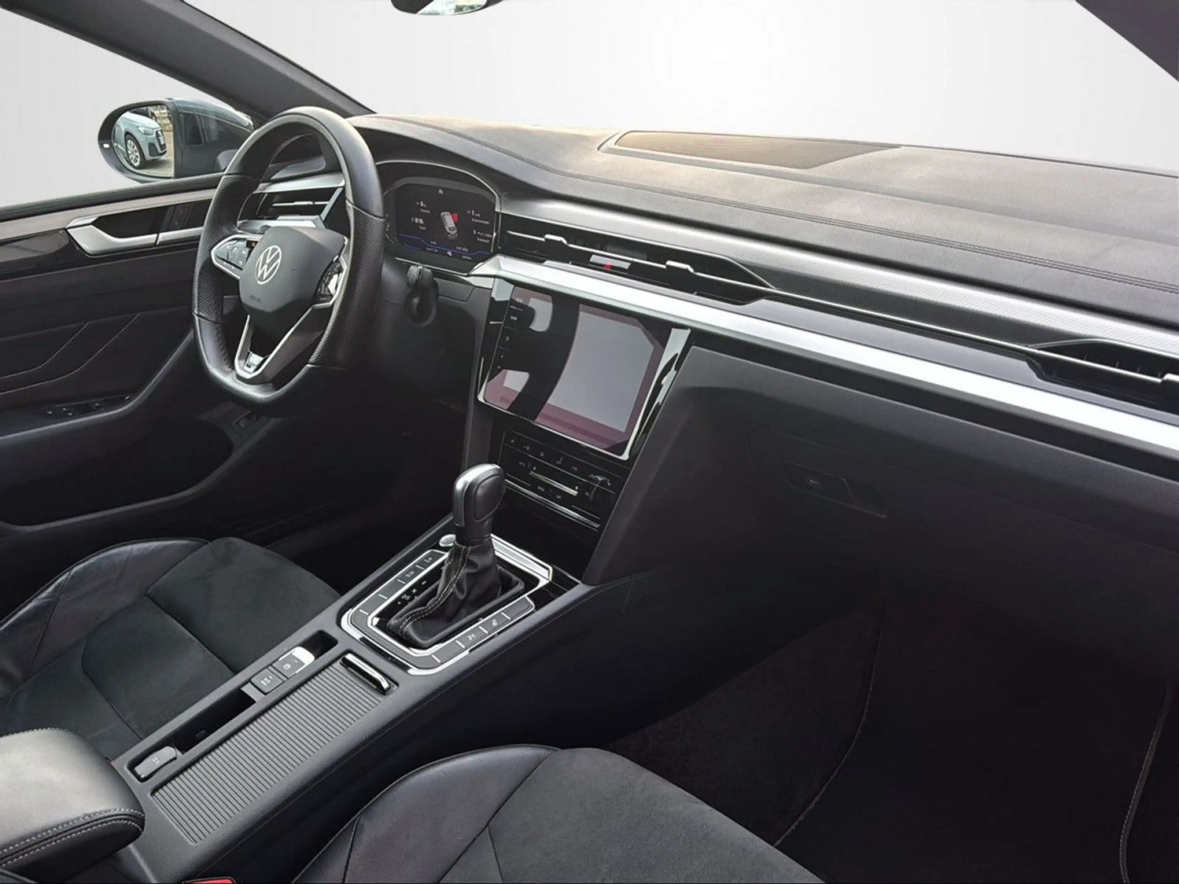 Volkswagen Arteon SHOOTINGBRAKE 2.0 TDI R-LINE+AZV+IQ.LIGHT — photo 11