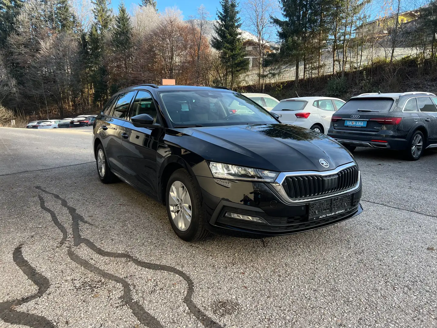 Skoda Octavia Octavia Combi 2,0 TDI Ambition DSG Ambition Schwarz - 2