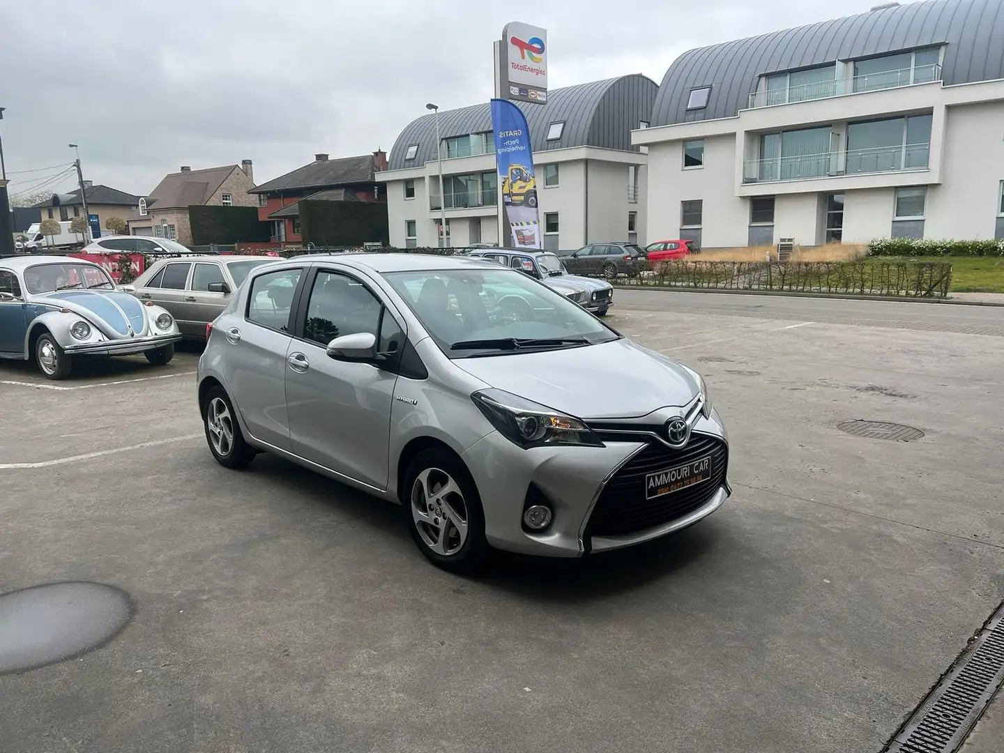 Toyota Yaris Hybrid 1.5 VVT-i - 2