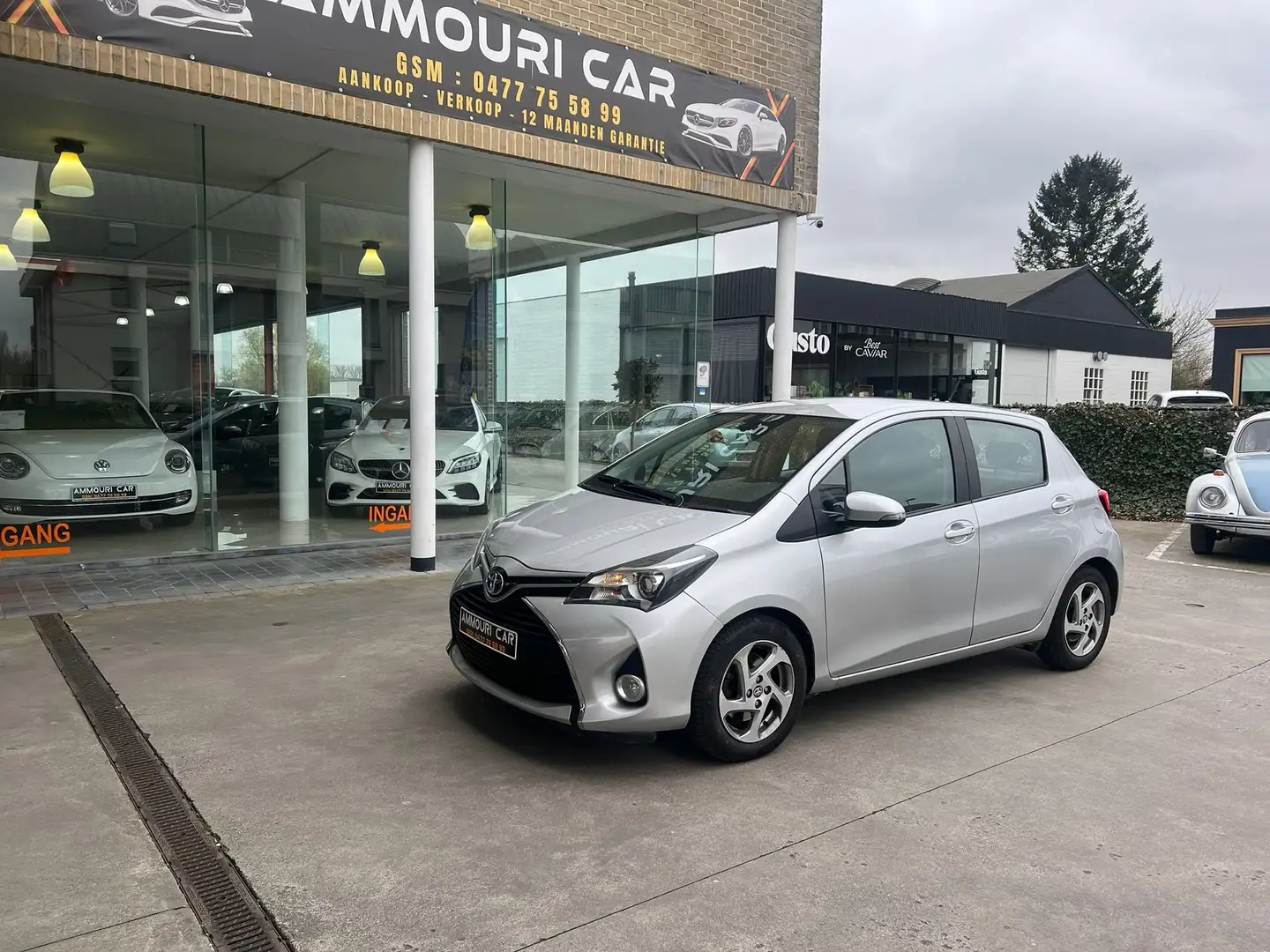 Toyota Yaris Hybrid 1.5 VVT-i - 1